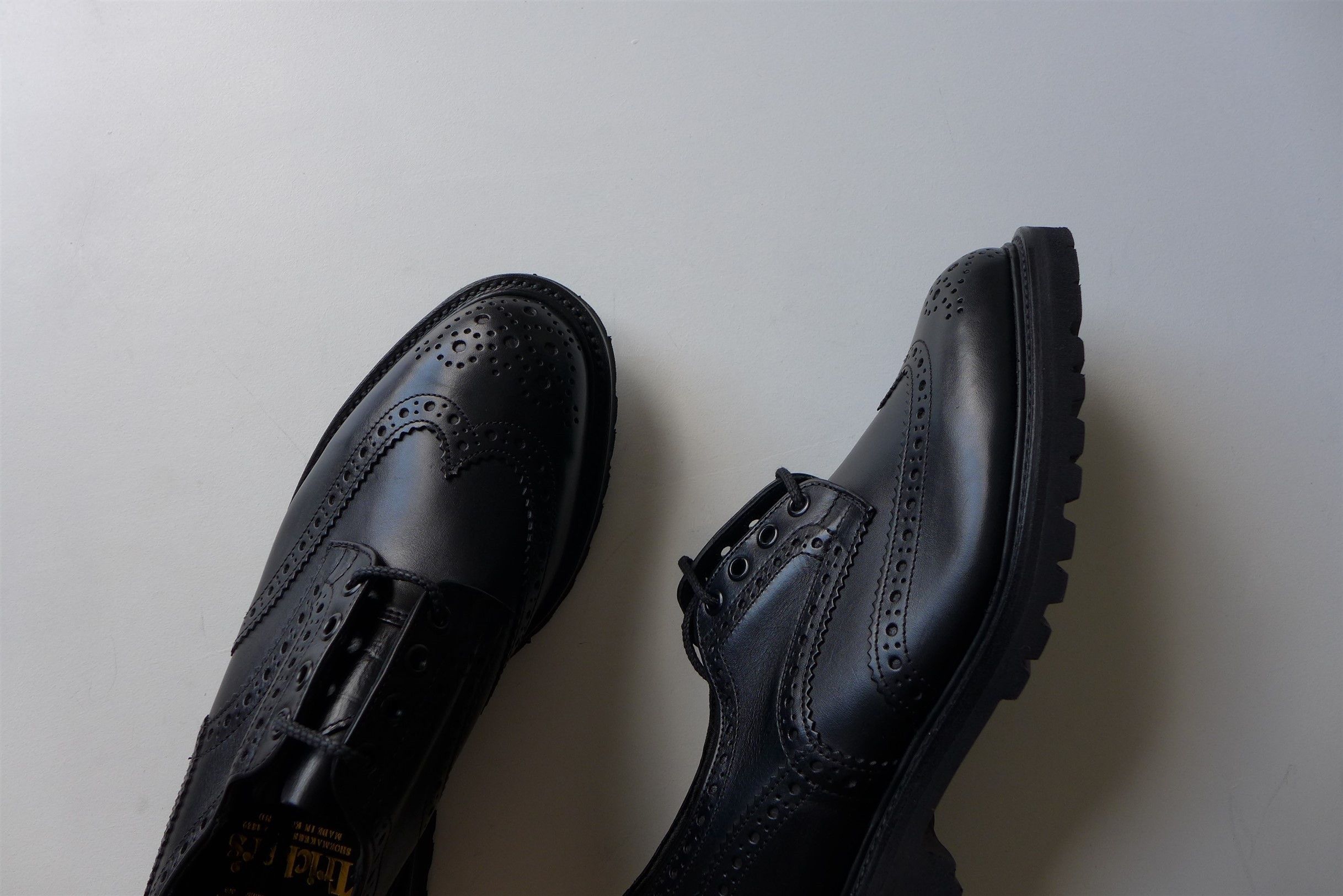 Tricker's Trickers Bourton Brogue Shoe -- Black Olivvia Leather Size US 11 / EU 44 - 11 Thumbnail