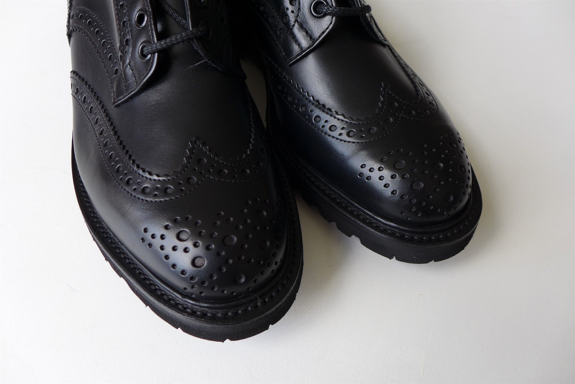 Tricker's Trickers Bourton Brogue Shoe -- Black Olivvia Leather Size US 11 / EU 44 - 6 Thumbnail