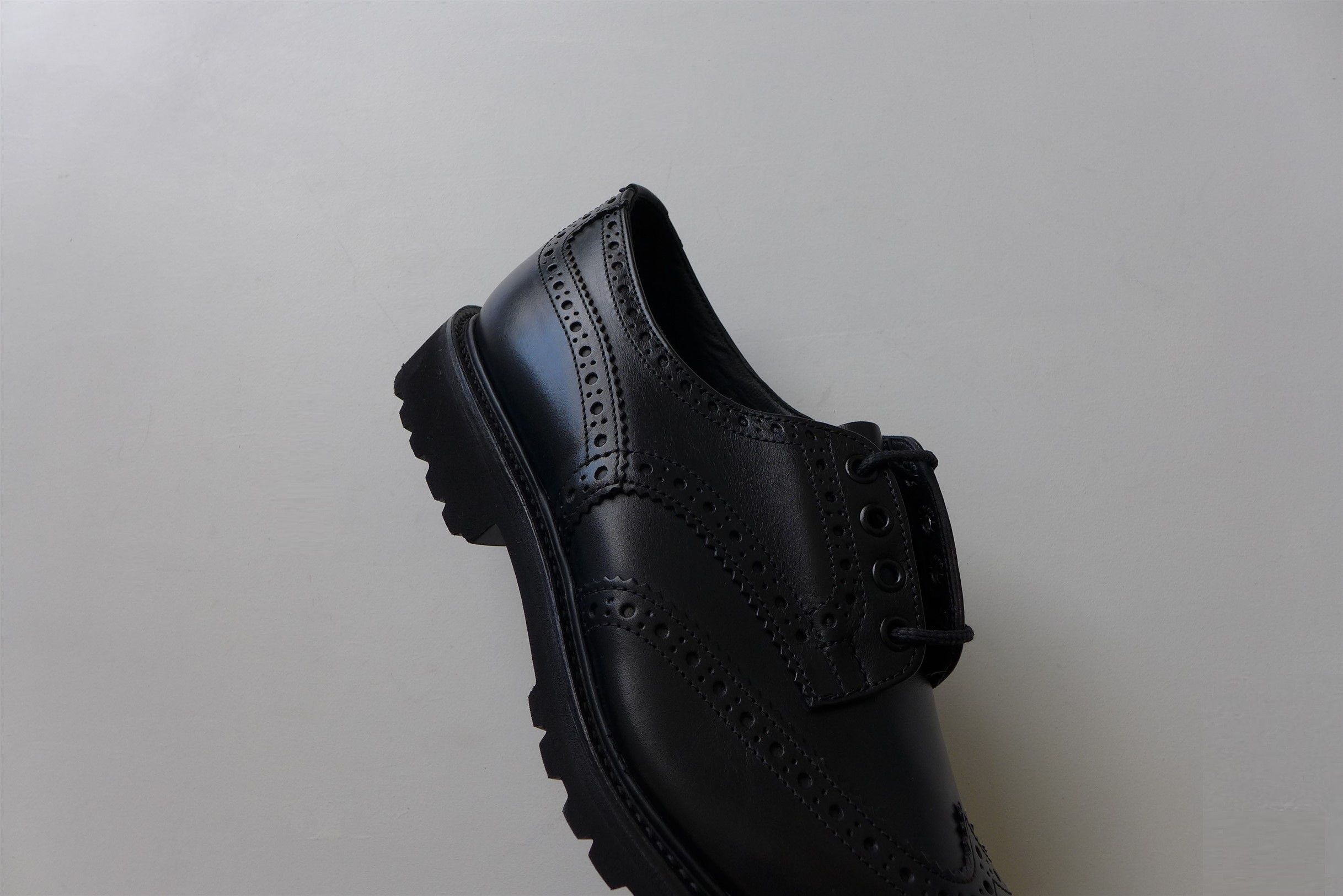 Tricker's Trickers Bourton Brogue Shoe -- Black Olivvia Leather Size US 11 / EU 44 - 14 Thumbnail