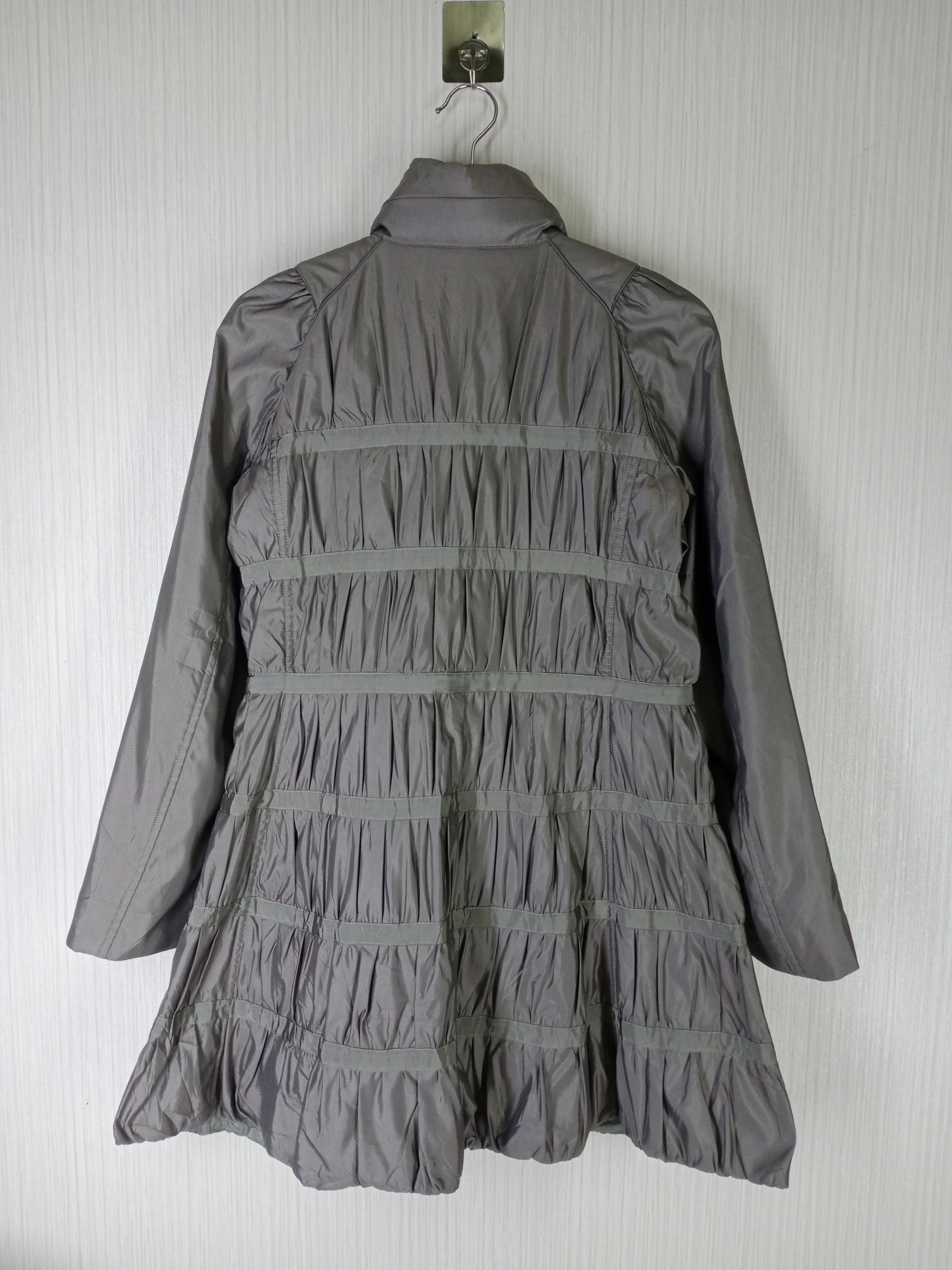 Armani RARE ARMANI COLLEZIONI WATER REPELLENT JACKET MADE IN ITALY Size S / US 4 / IT 40 - 2 Thumbnail