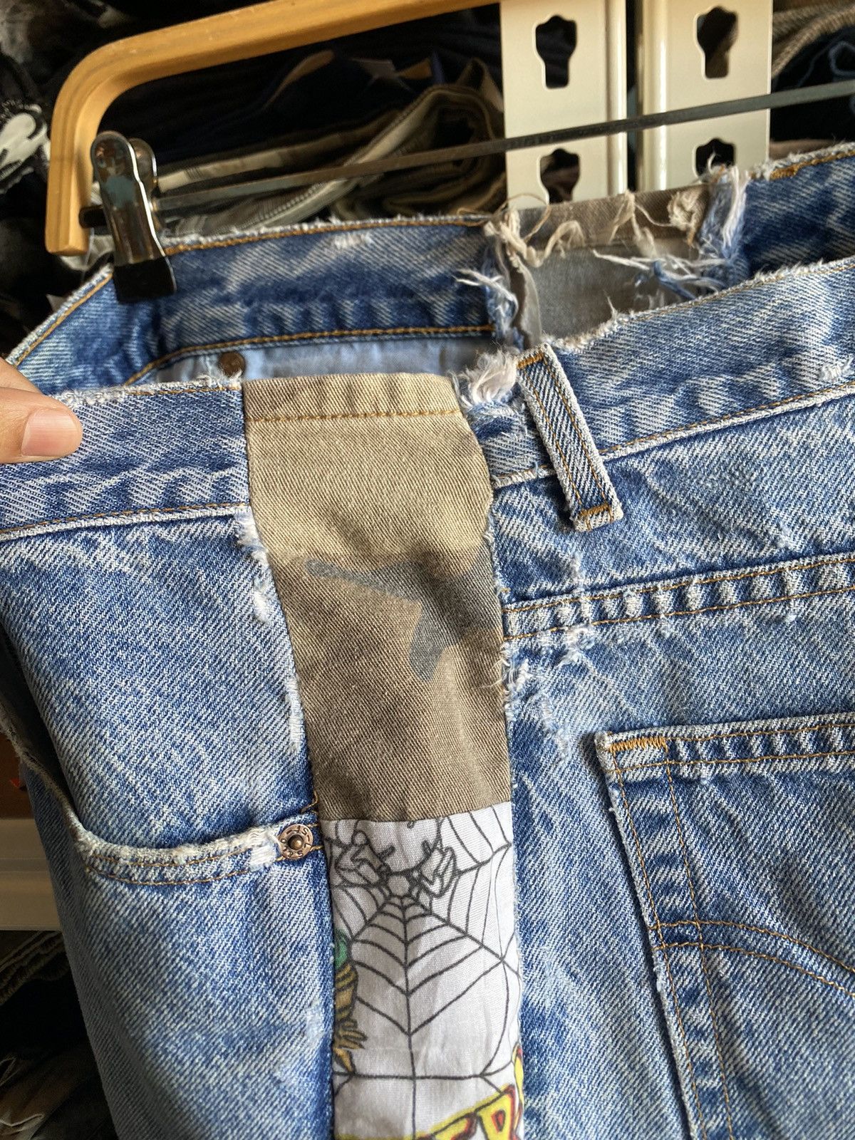 Levi's Vintage Levi’s Denim x Spiderman Custom Made Blue (W30) Size US 30 / EU 46 - 9 Thumbnail