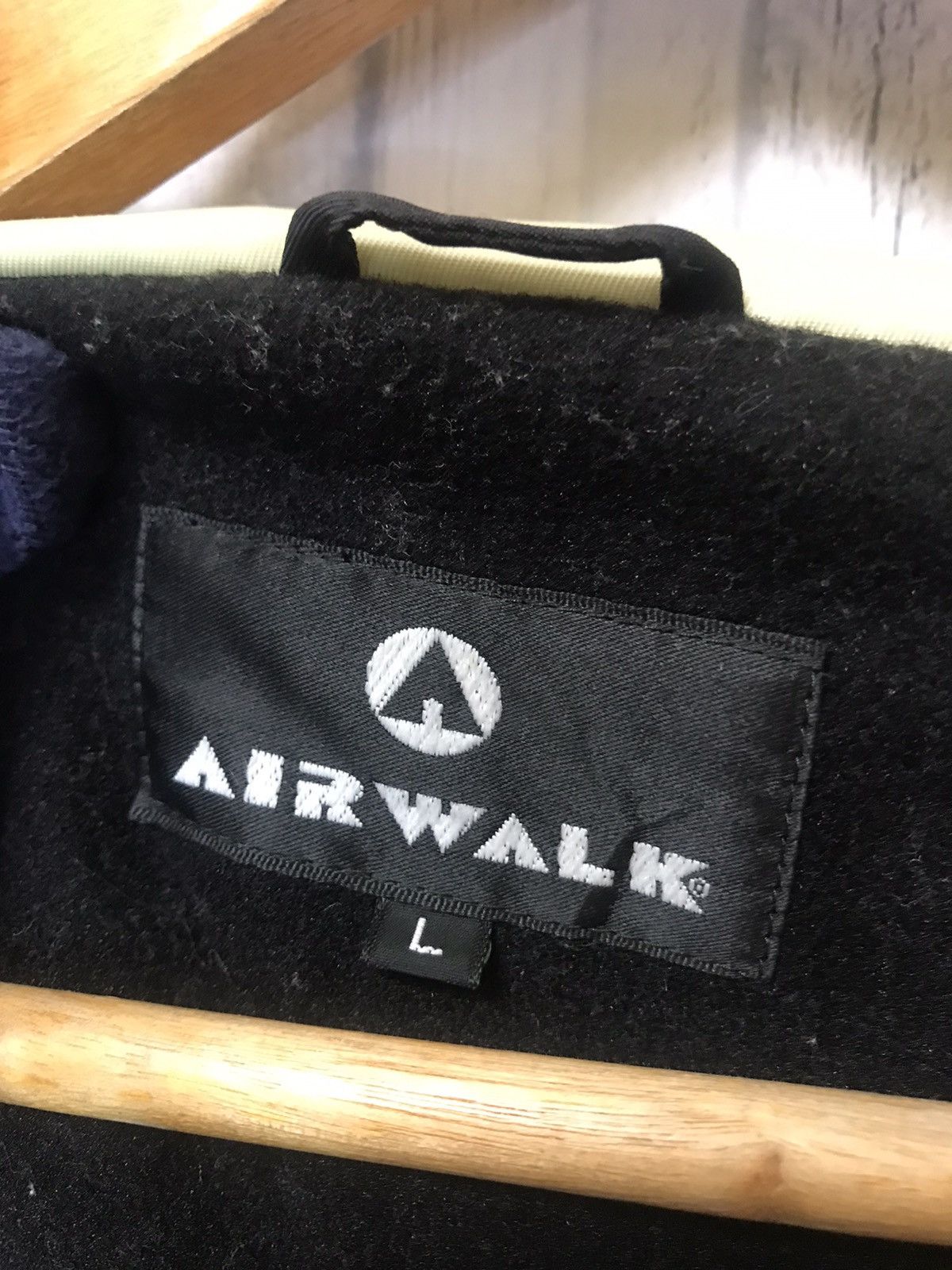 Airwalk × Japanese Brand × Vintage Airwark Light Lacket very nice Design Size US L / EU 52-54 / 3 - 13 Thumbnail