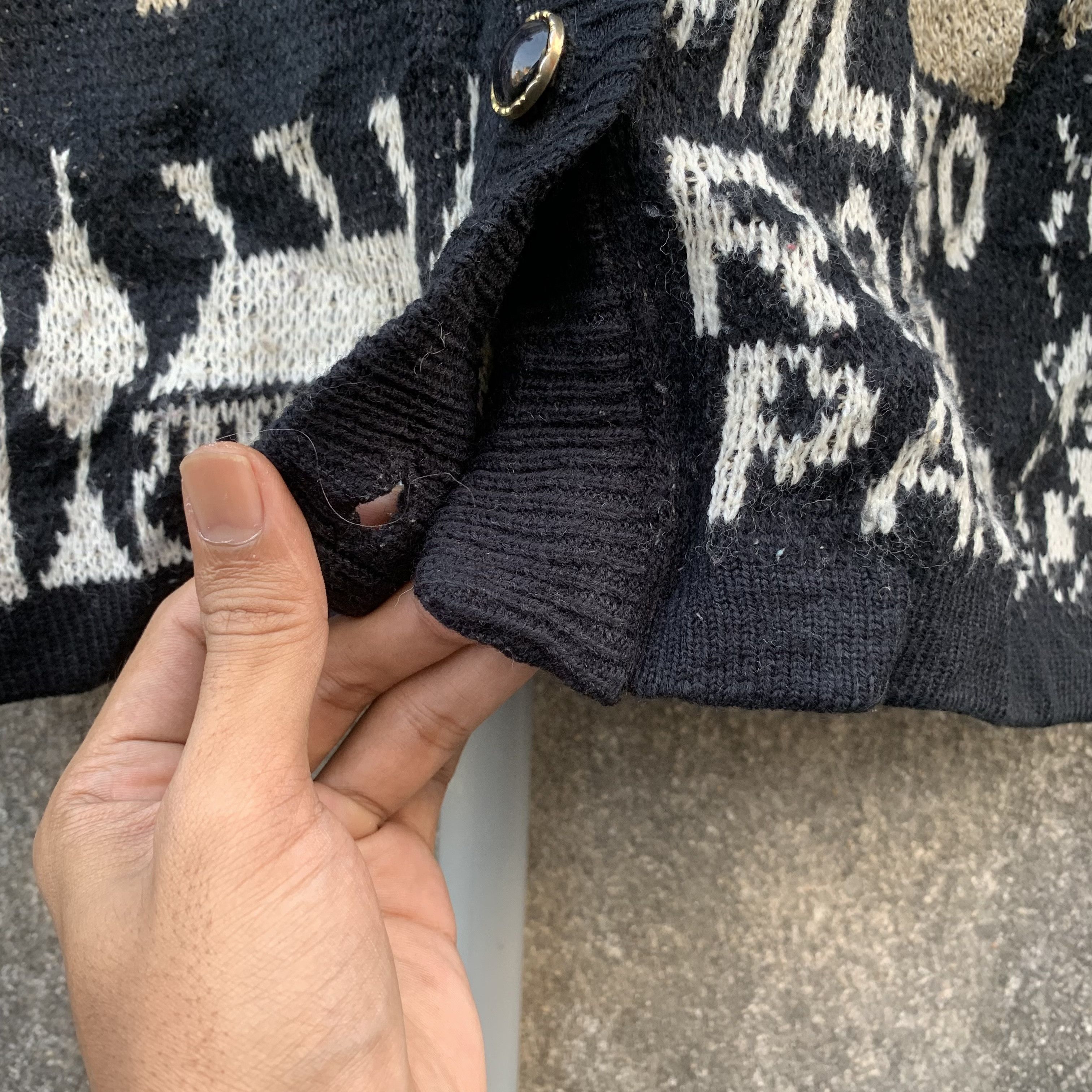 Japanese Brand 💥 RARE! Japanese Vintage Knit Double Breast Arts Cardigan Size US M / EU 48-50 / 2 - 7 Thumbnail