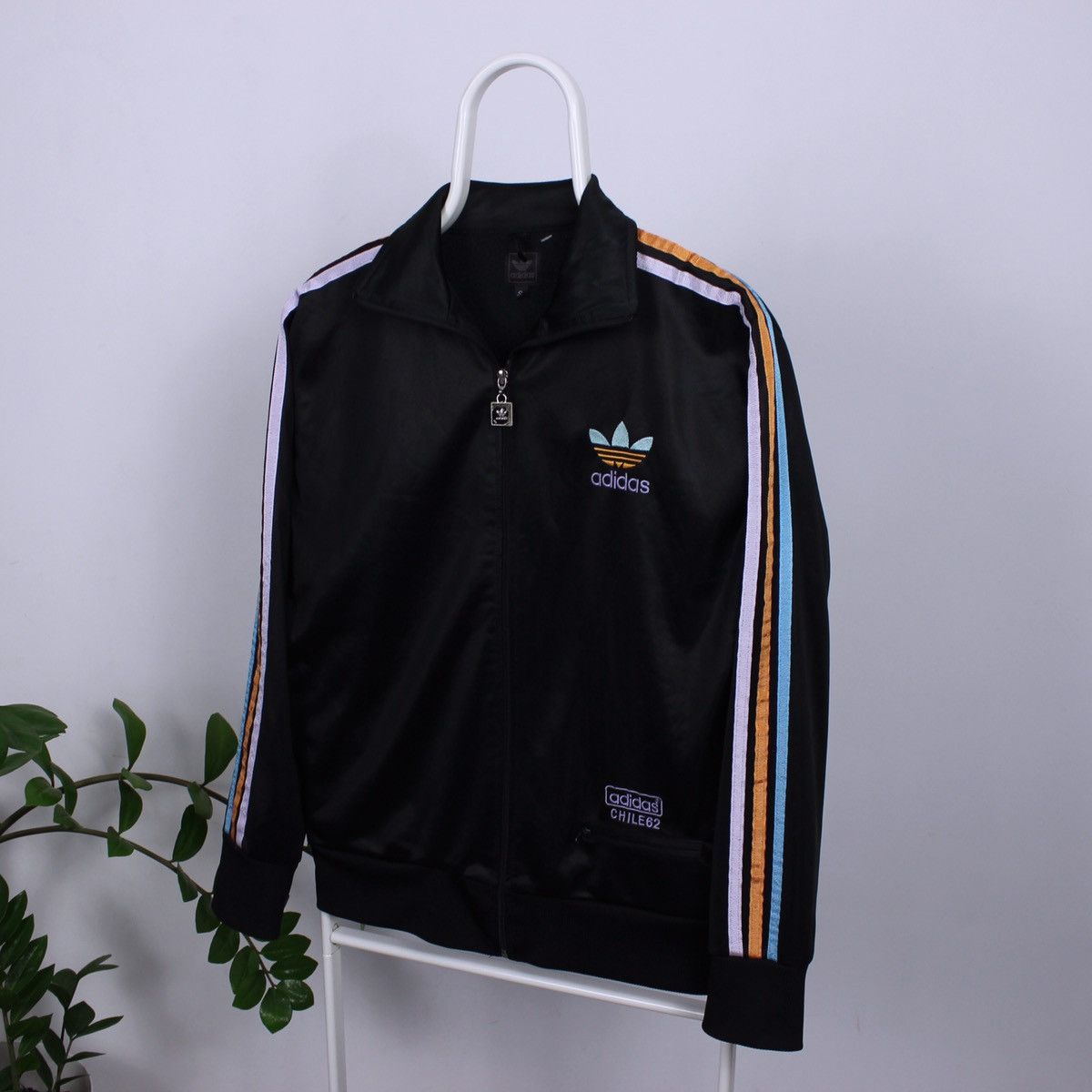 Adidas Vintage Adidas Originals Chile 62 Track Top Jacket Size US S / EU 44-46 / 1 - 1 Thumbnail