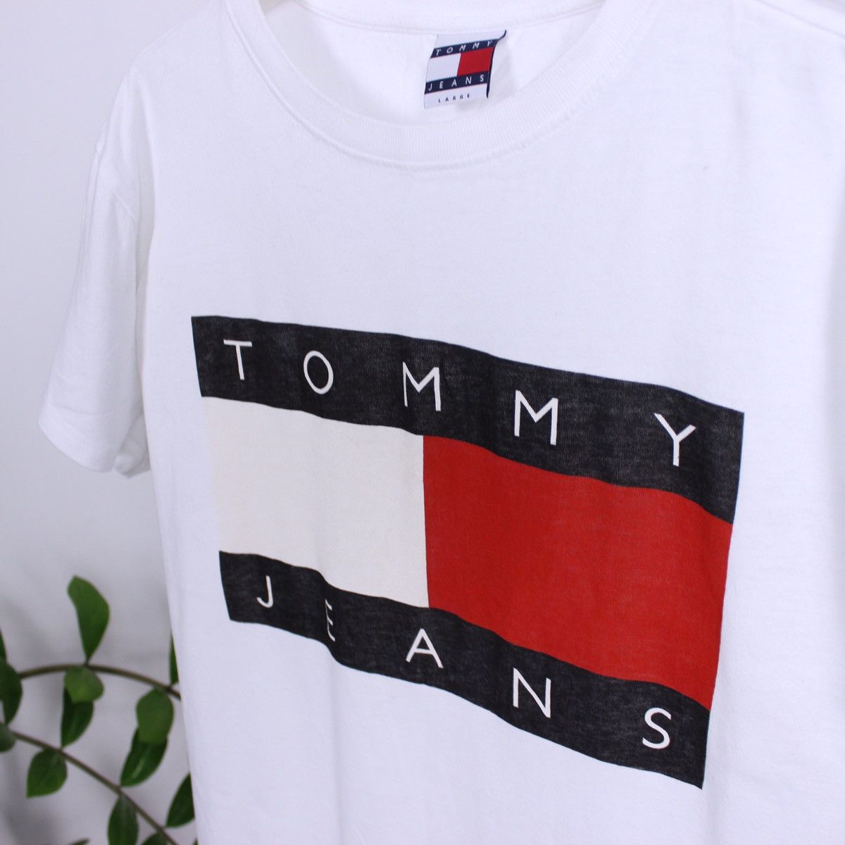 Tommy Hilfiger Vintage Tommy Hilfiger Women’s Short Sleeve T-shirt Big Logo Size ONE SIZE - 4 Thumbnail