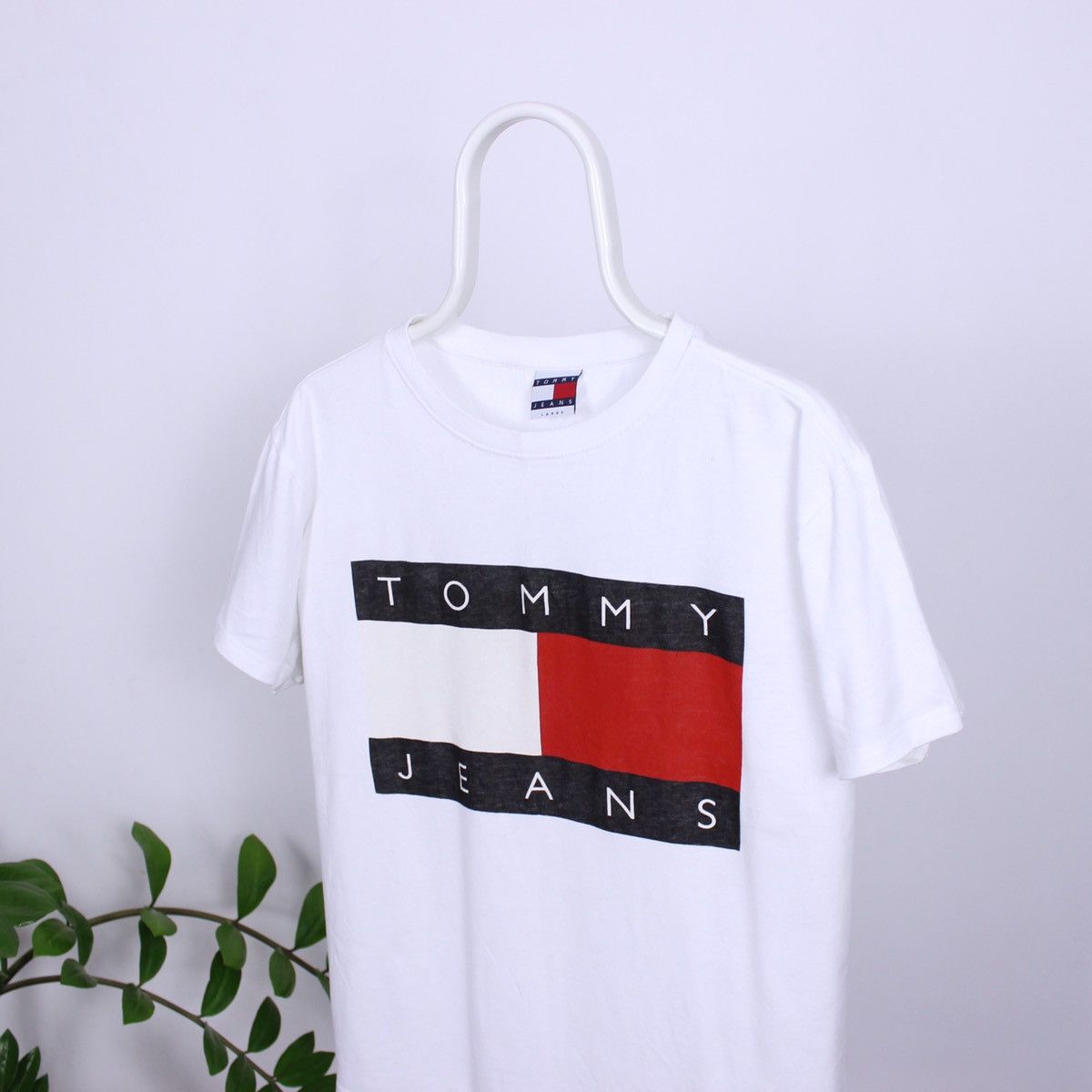 Tommy Hilfiger Vintage Tommy Hilfiger Women’s Short Sleeve T-shirt Big Logo Size ONE SIZE - 1 Thumbnail