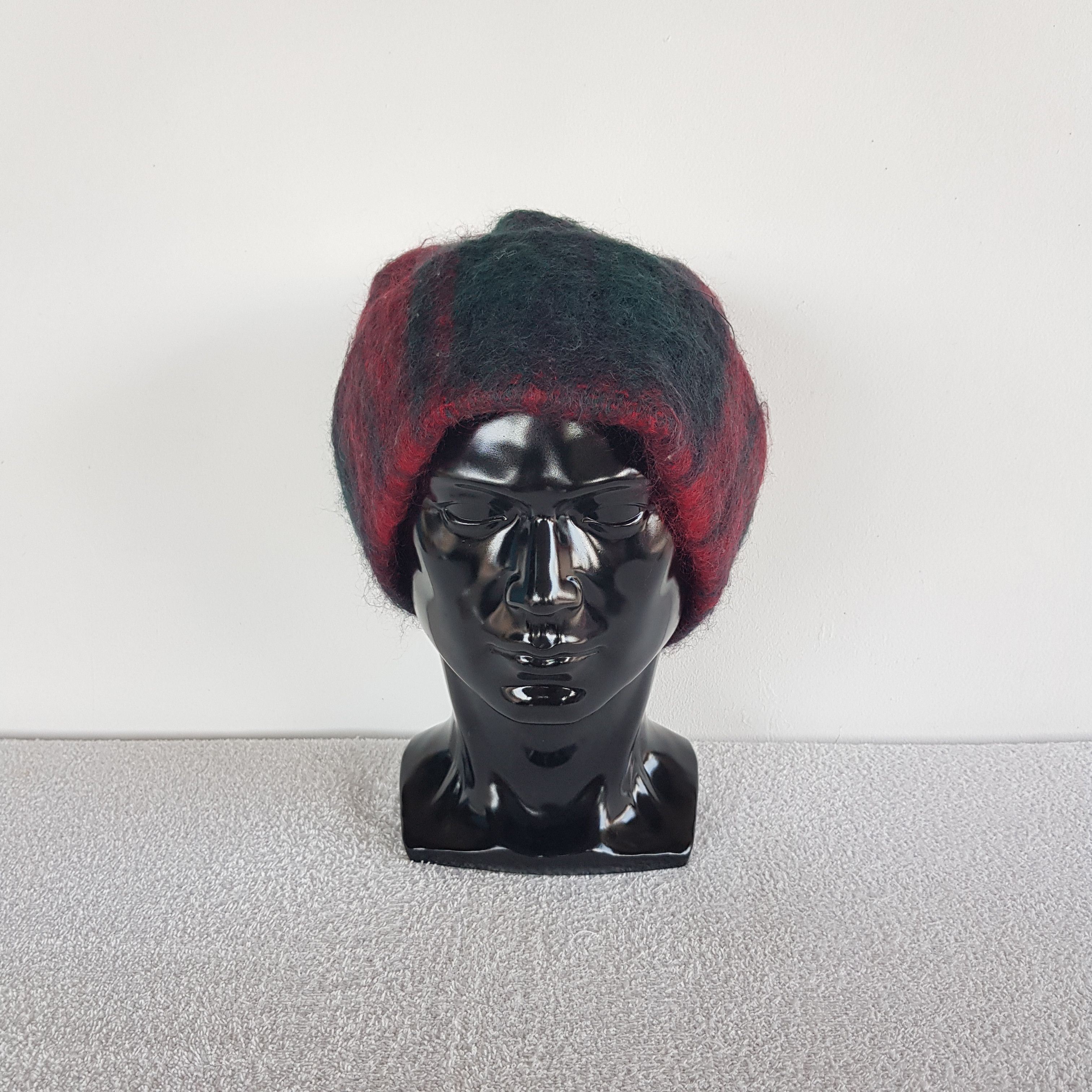 Vintage Vintage Donegal Design Beanie Snow Cap Mohair Wool Hats Size ONE SIZE - 1 Thumbnail