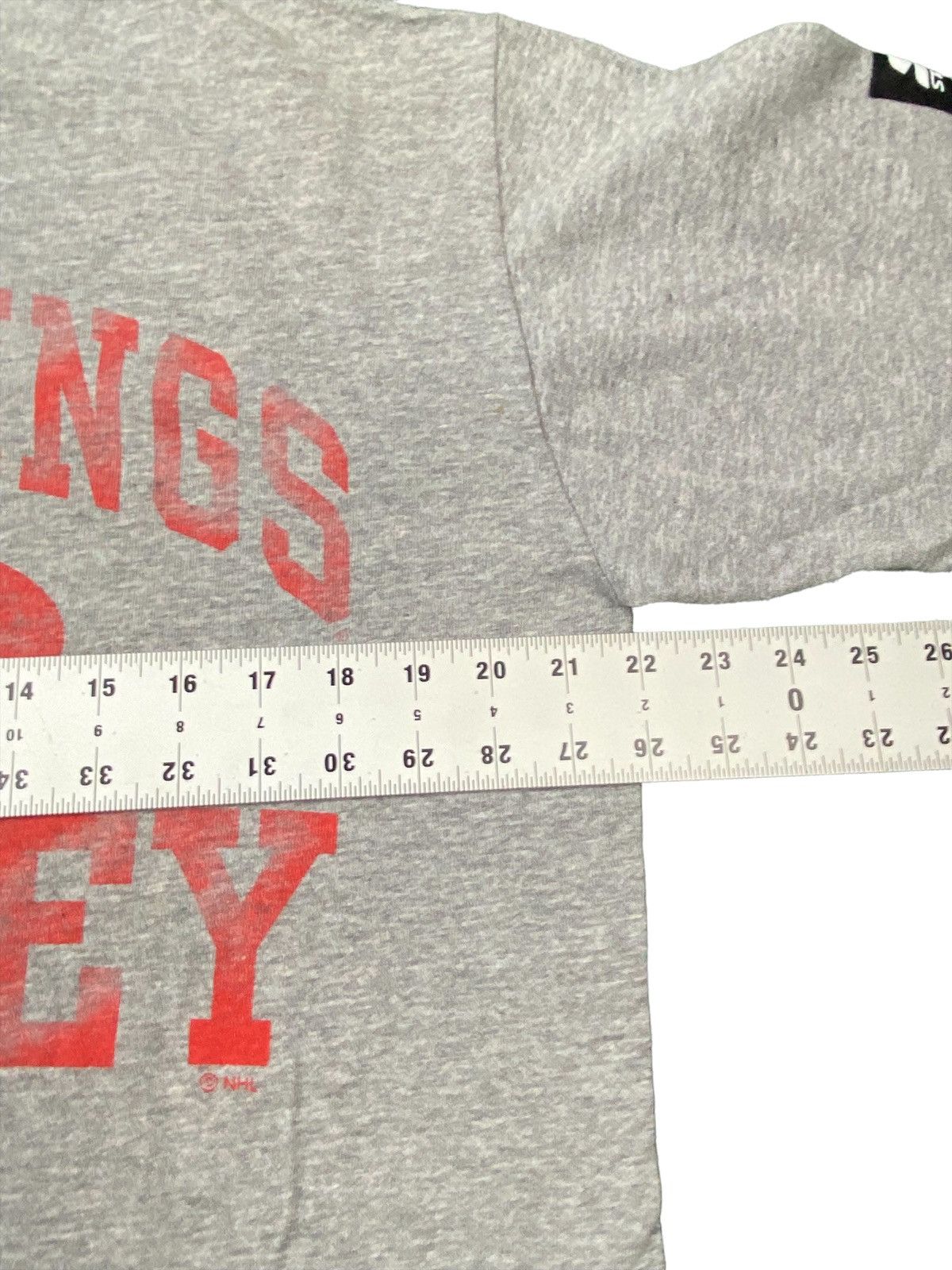 NHL × Starter × Vintage Vintage Starter Red Wings Hockey T Shirt Size US L / EU 52-54 / 3 - 6 Thumbnail