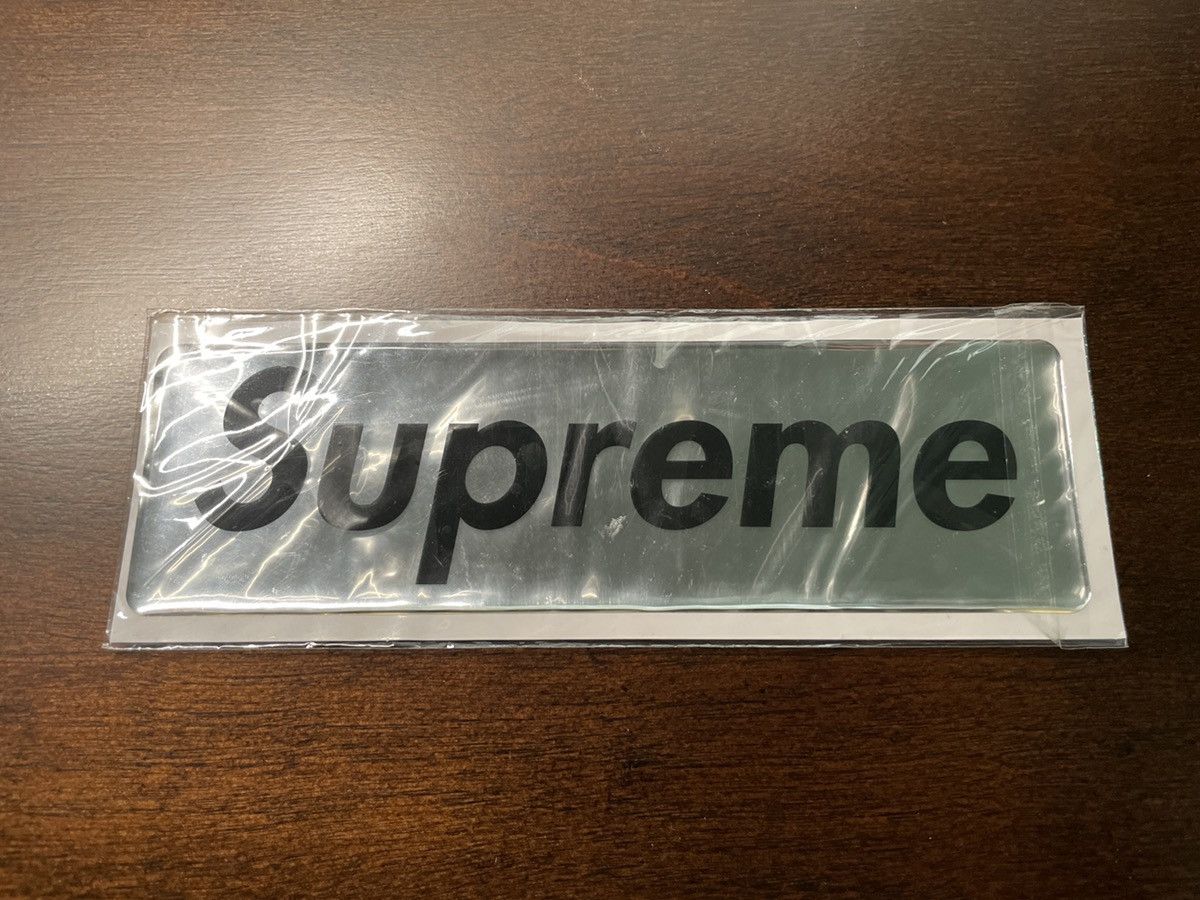 Supreme silver outlet sticker