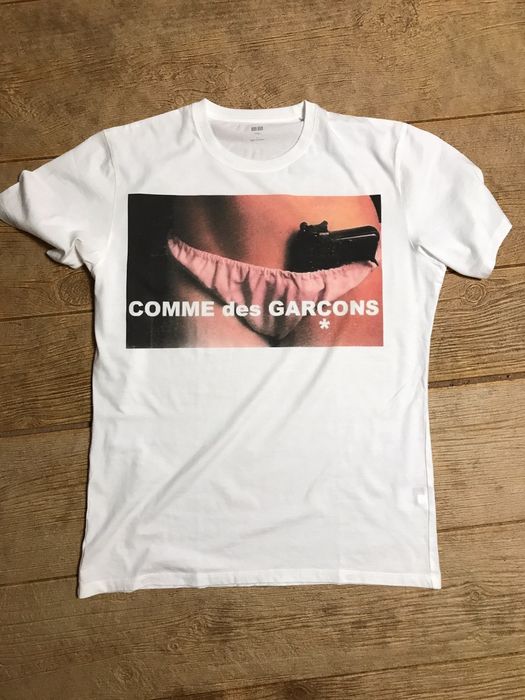 Comme des garcons uniqlo sale logo