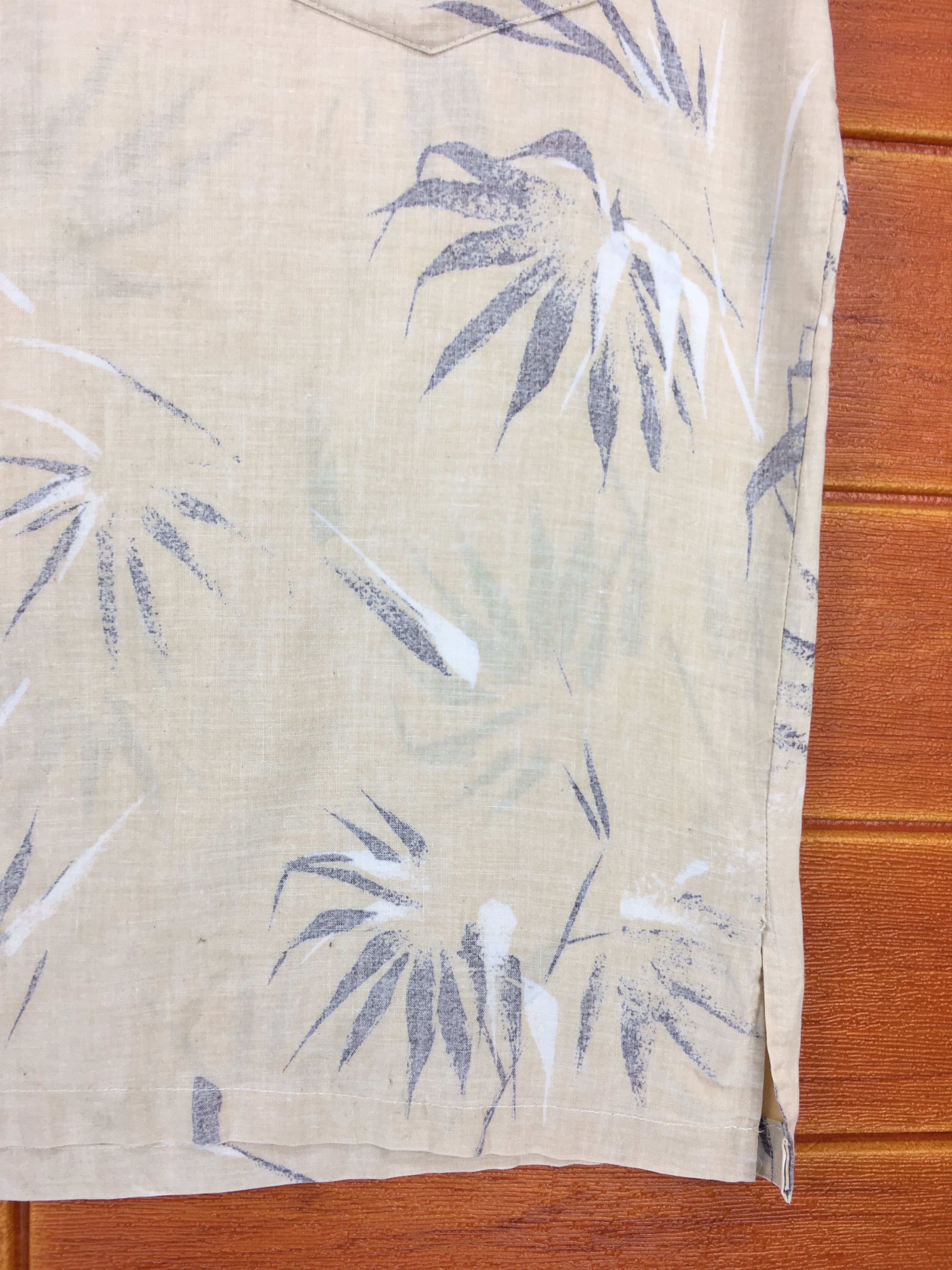 Vintage Vintage MADE IN HAWAII Reverse Print Hawaiian Shirt Size US M / EU 48-50 / 2 - 4 Thumbnail