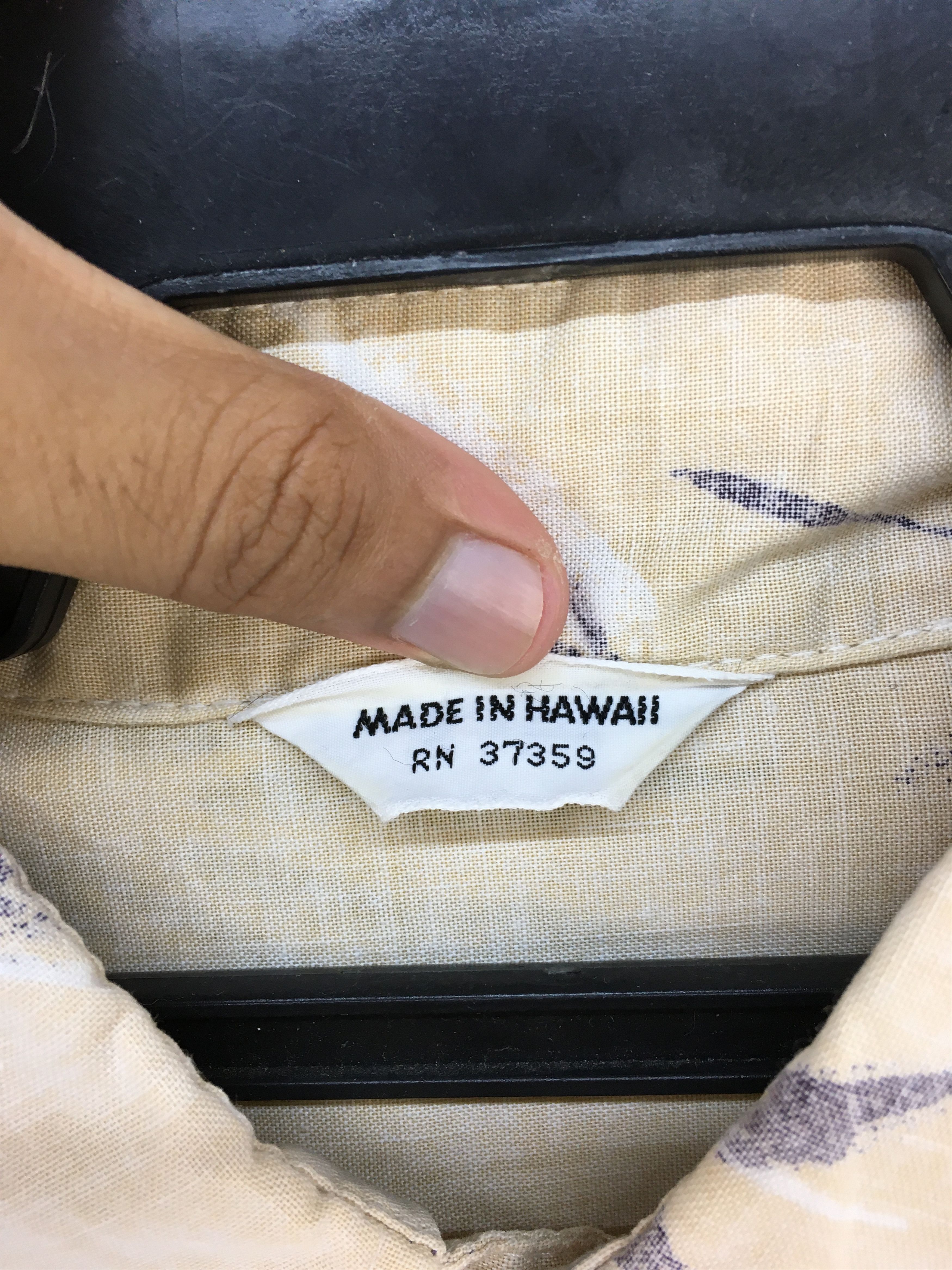 Vintage Vintage MADE IN HAWAII Reverse Print Hawaiian Shirt Size US M / EU 48-50 / 2 - 6 Thumbnail