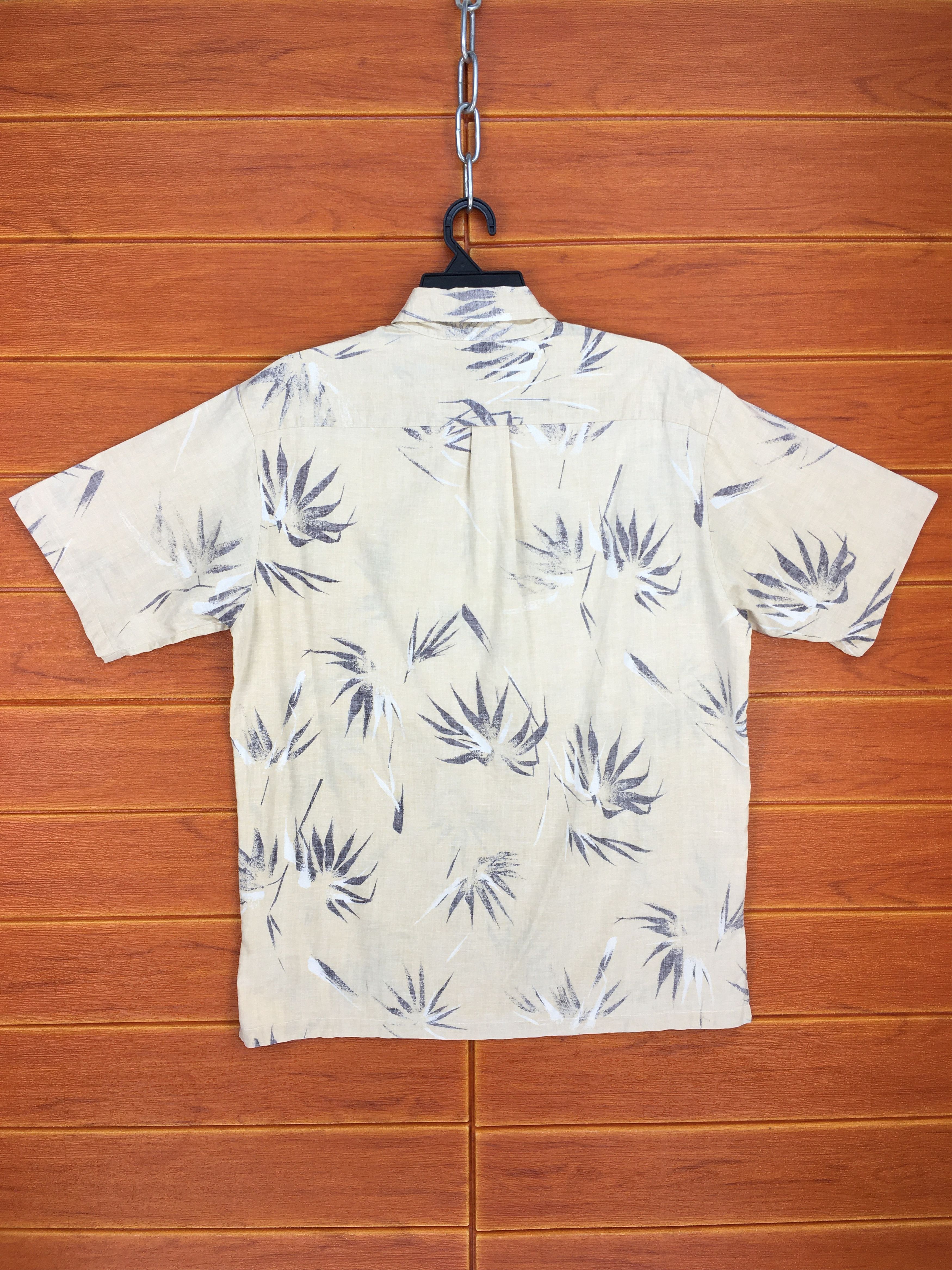 Vintage Vintage MADE IN HAWAII Reverse Print Hawaiian Shirt Size US M / EU 48-50 / 2 - 7 Thumbnail