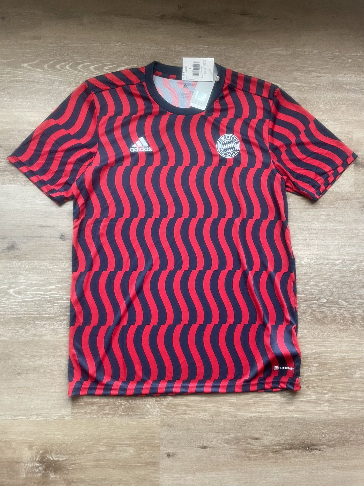 New FC BAYERN PRE-MATCH JERSEY in Crew Navy/Scarlet (LARGE)