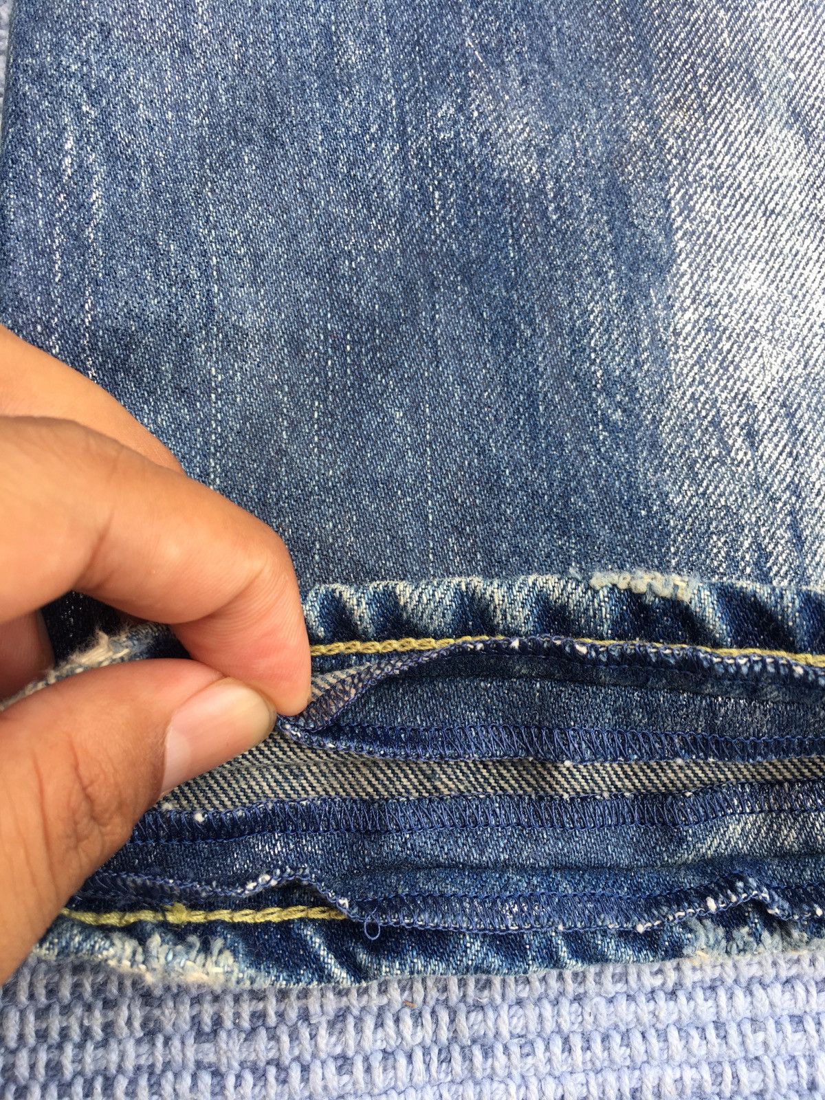 Japanese Brand rivet & blue distress jeans Size 26" / US 2 / IT 38 - 7 Thumbnail