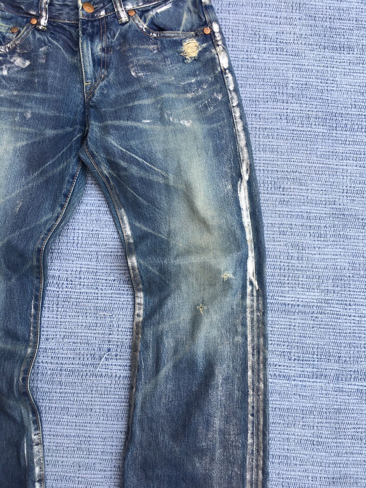 Japanese Brand rivet & blue distress jeans Size 26" / US 2 / IT 38 - 3 Thumbnail