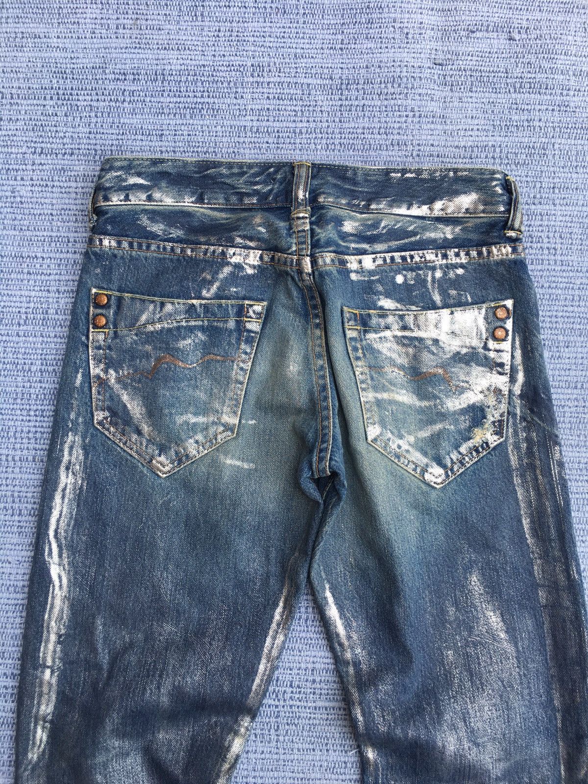 Japanese Brand rivet & blue distress jeans Size 26" / US 2 / IT 38 - 9 Thumbnail