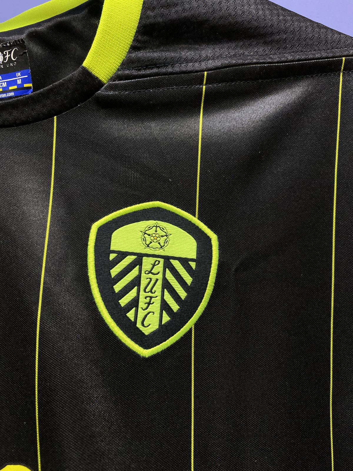 Macron Leeds United 2012 2013 Away Soccer Jersey Football Shirt Size US L / EU 52-54 / 3 - 10 Thumbnail