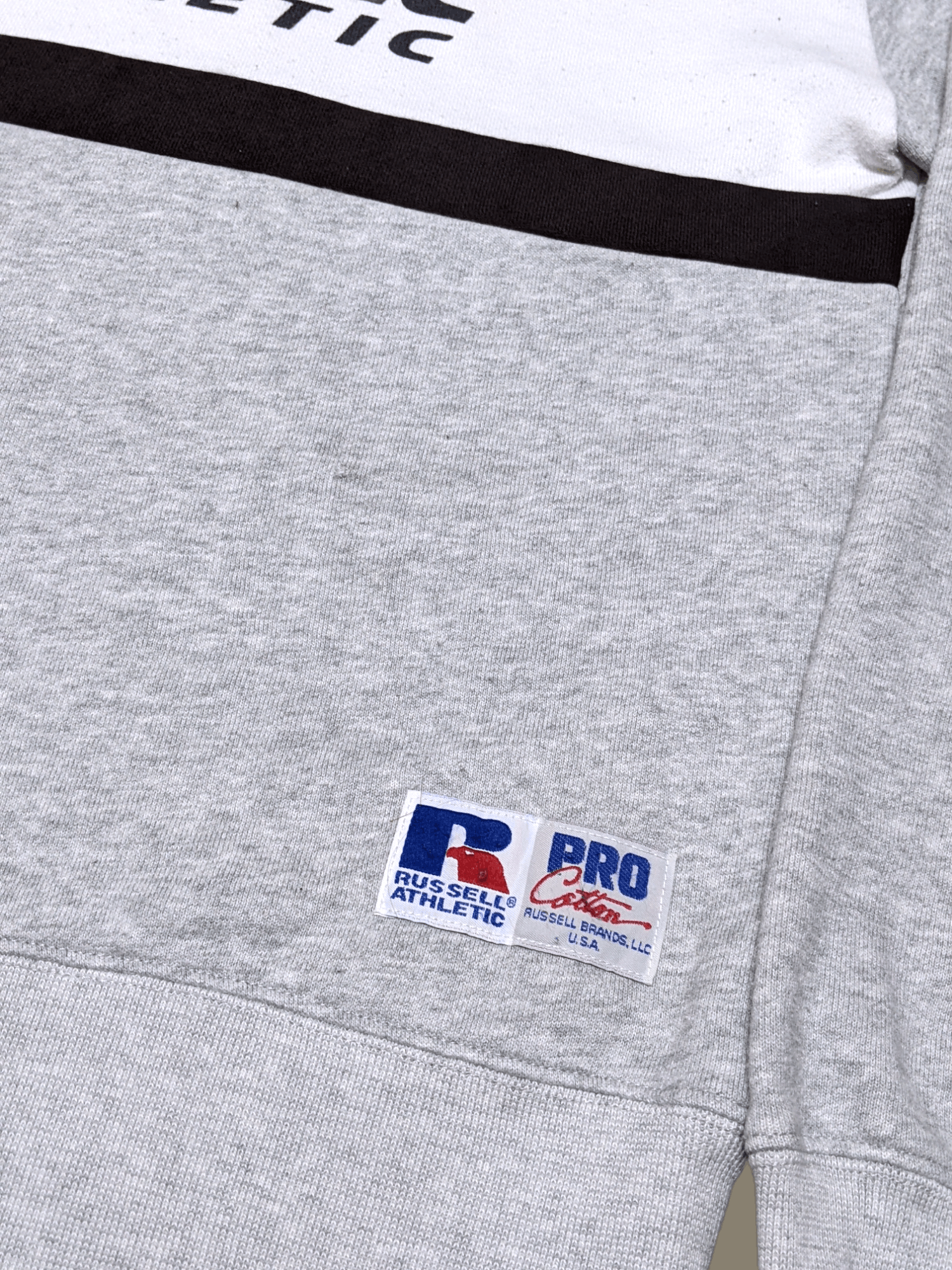 Russell Athletic × Vintage Vintage 90s Russell Athletic Spellout Sweatshirt Size US M / EU 48-50 / 2 - 5 Thumbnail