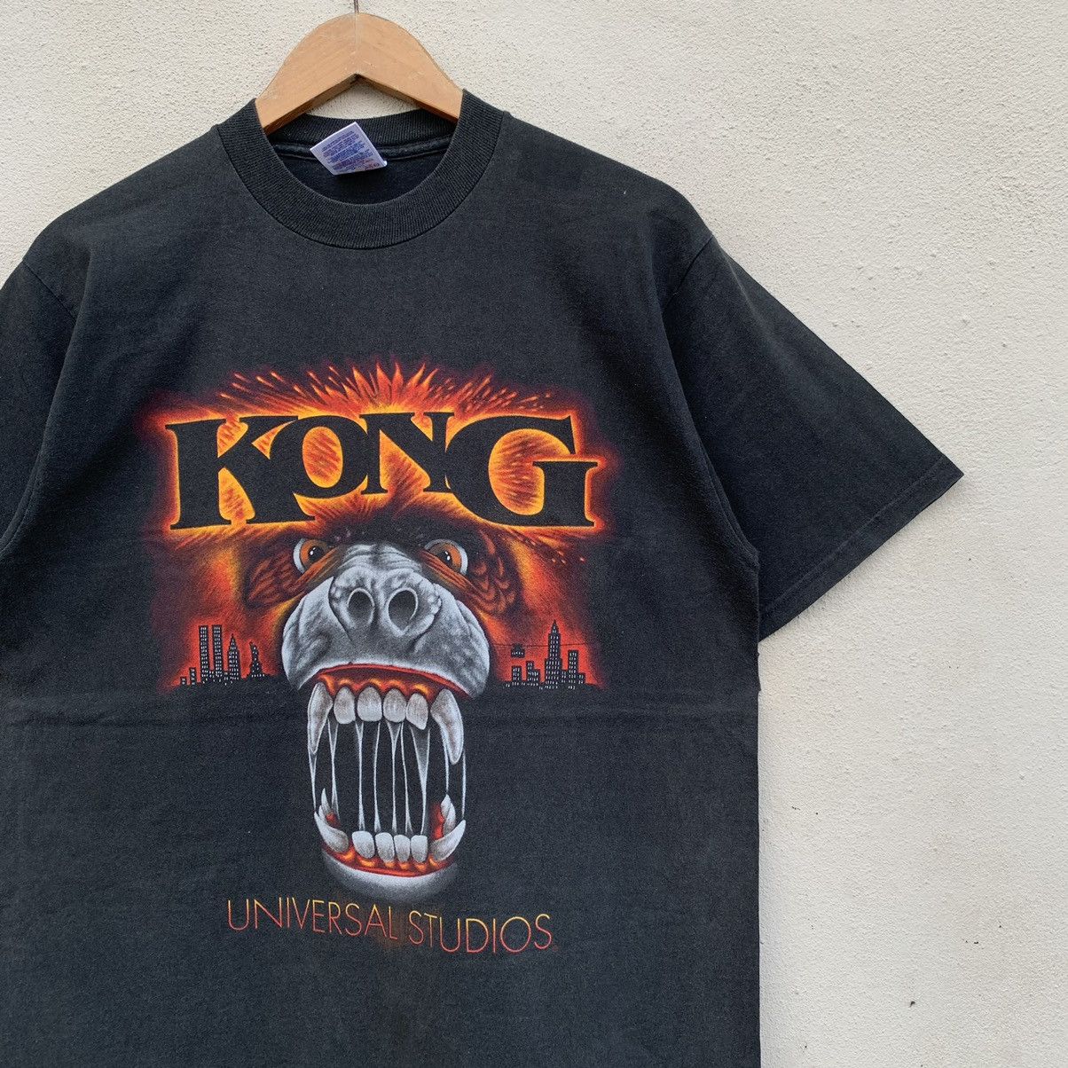 Universal Studios × Vintage Vintage KING KONG UNIVERSAL STUDIOS MOVIE PROMO T-shirt Size US L / EU 52-54 / 3 - 3 Thumbnail