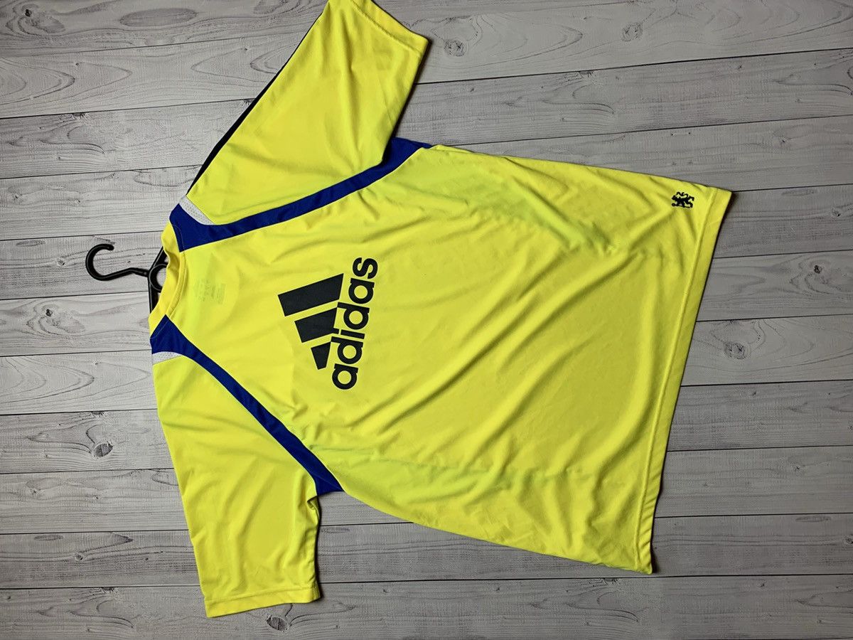 Adidas × Chelsea Soccer × Vintage Vintage Chelsea soccer jersey away yellow adidas size M Size US M / EU 48-50 / 2 - 6 Thumbnail