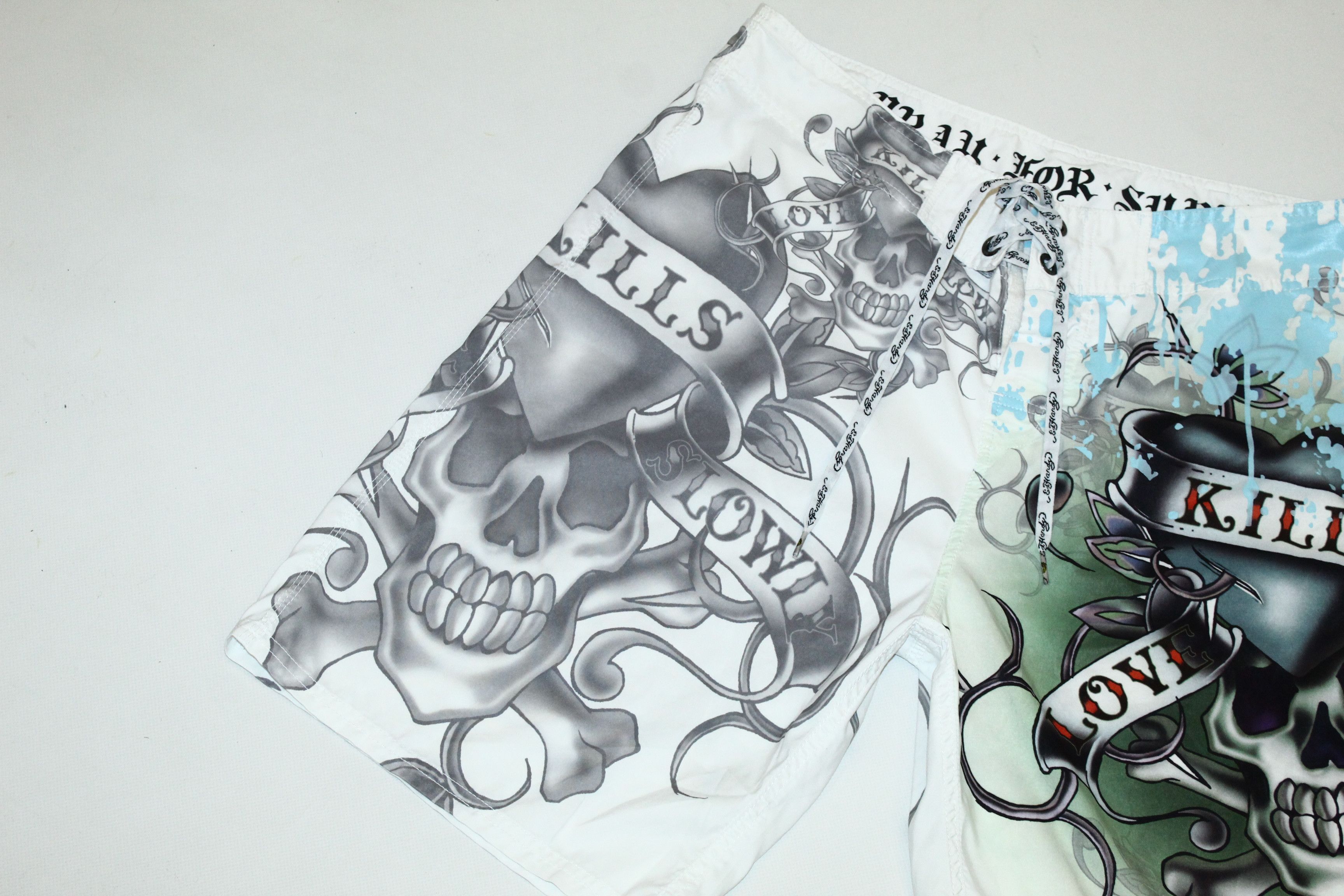 Christian Audigier Ed Hardy by Christian Audigier Tattoo Skull Print Shorts Size US 38 / EU 54 - 3 Thumbnail