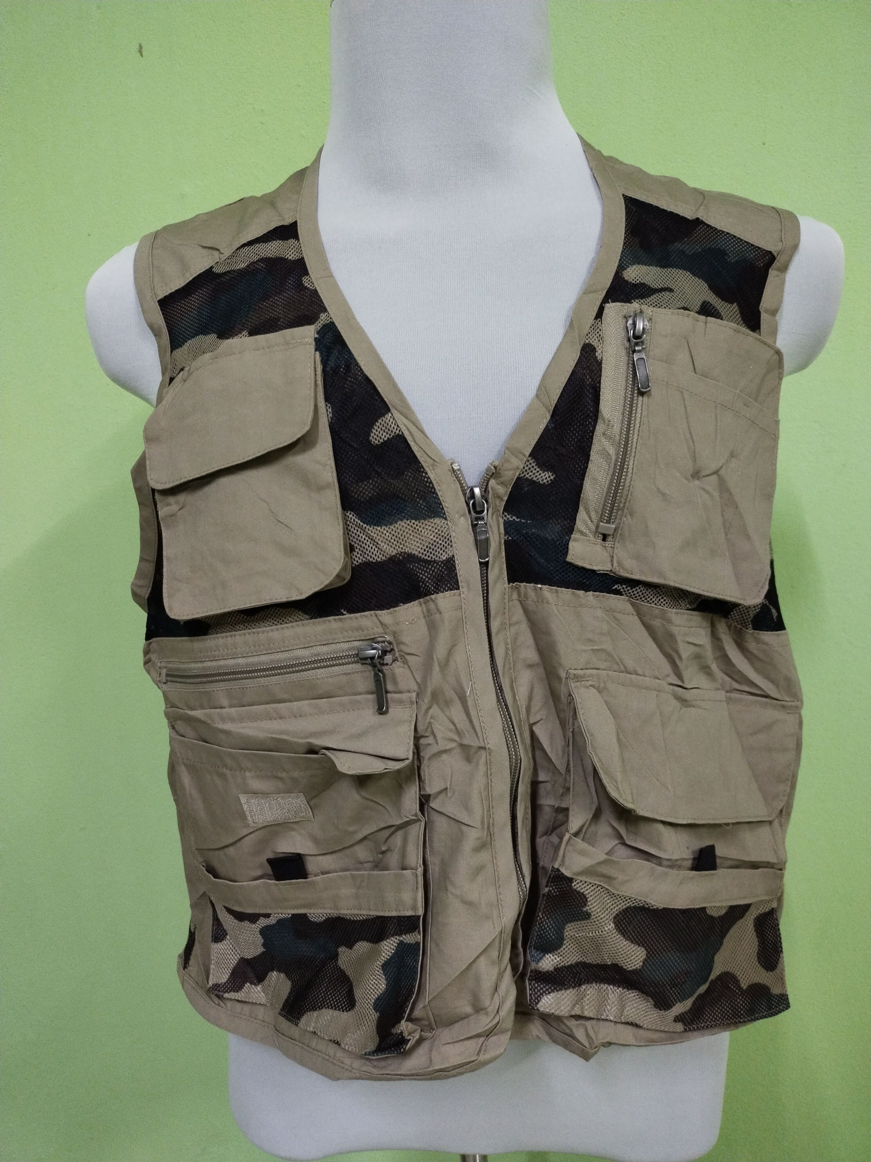 If Six Was Nine × Vintage Vintage Junnele mountain Vest Military Camo Size US M / EU 48-50 / 2 - 1 Thumbnail