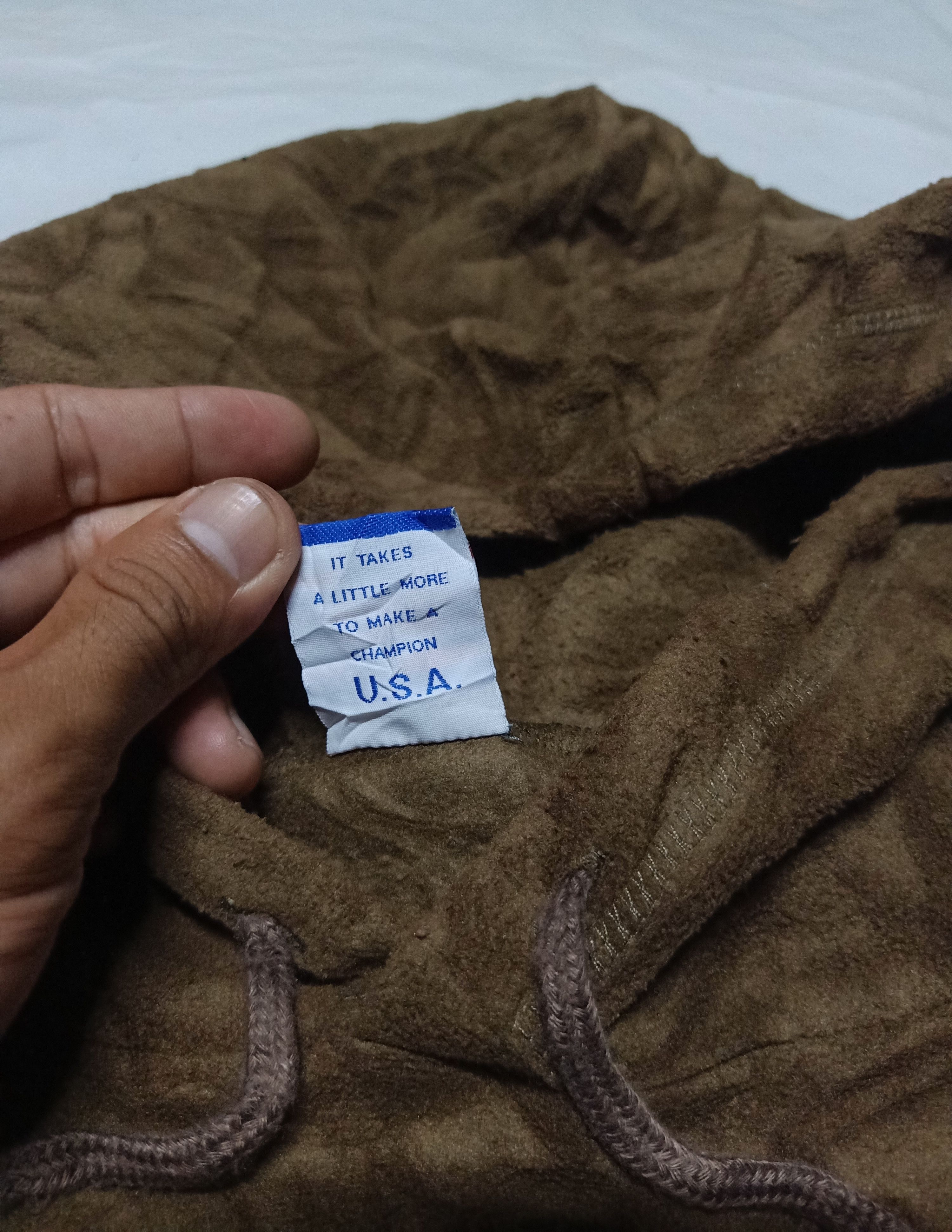 Champion Vintage Champion Yeezy Velvet Hoodie Size L Size US L / EU 52-54 / 3 - 4 Thumbnail