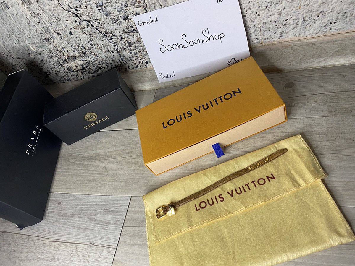 🔴 LAST DROP! 🔴Miu Miu from Prada bracelet leather with heart