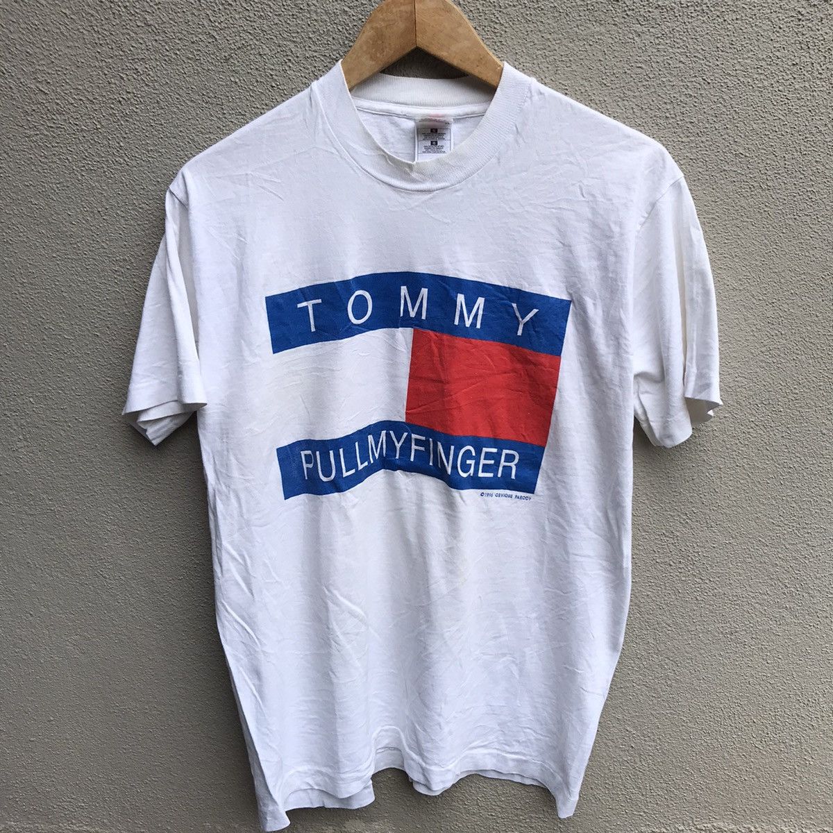Vintage Vintage 90s TOMMY Pullmyfinger parody tee Size US M / EU 48-50 / 2 - 2 Thumbnail