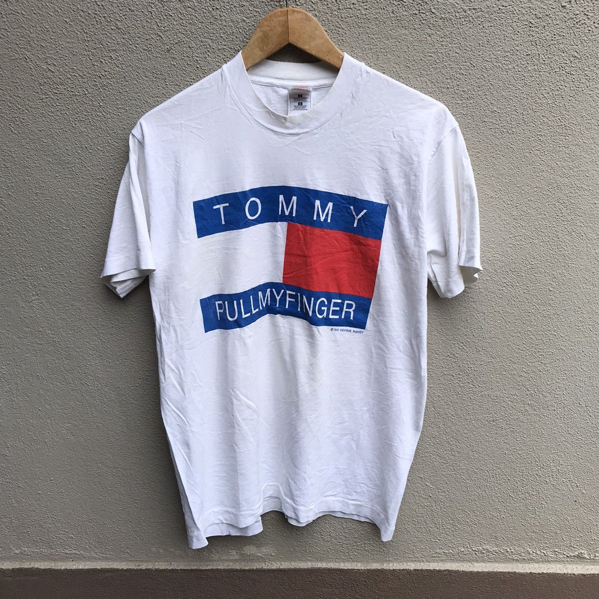 Vintage Vintage 90s TOMMY Pullmyfinger parody tee Size US M / EU 48-50 / 2 - 1 Thumbnail