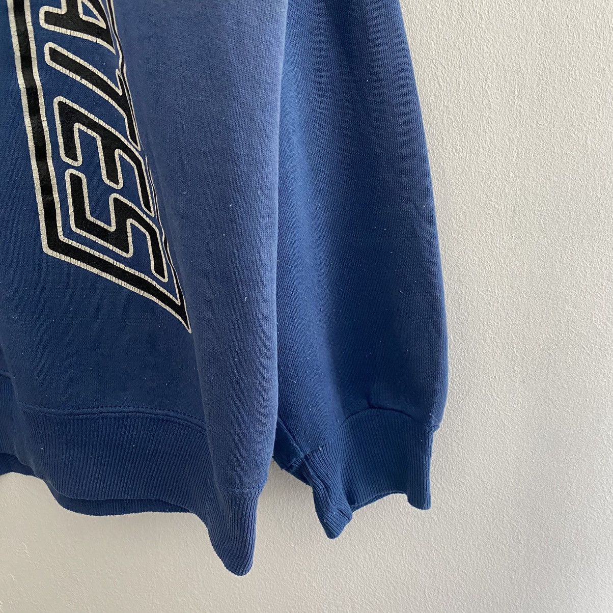 Santa Cruz Skateboards Vintage Cheap Skates Santa Cruz Design Inspired Sweatshirt Size US XL / EU 56 / 4 - 9 Thumbnail