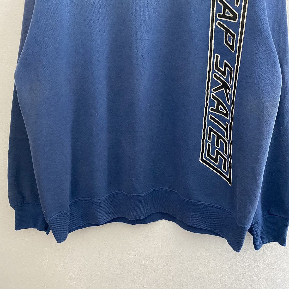 Santa Cruz Skateboards Vintage Cheap Skates Santa Cruz Design Inspired Sweatshirt Size US XL / EU 56 / 4 - 8 Thumbnail