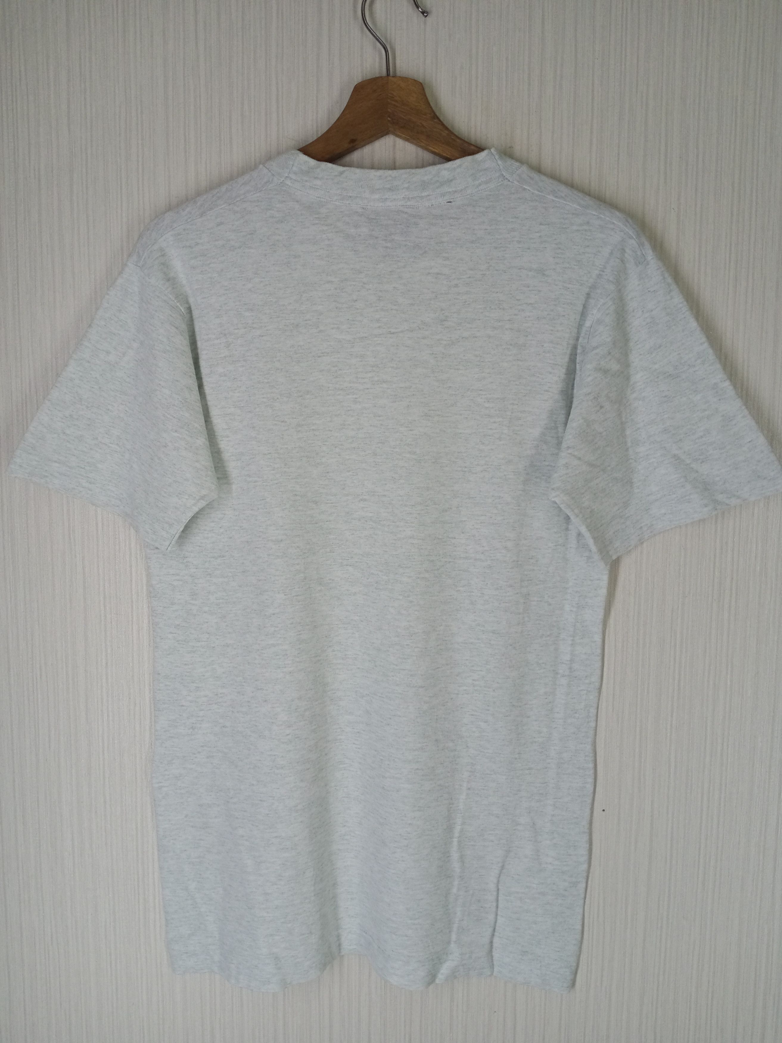 MLB Rare Vintage 1995 Snoopy White Sox MLB Tshirt Size US S / EU 44-46 / 1 - 2 Thumbnail