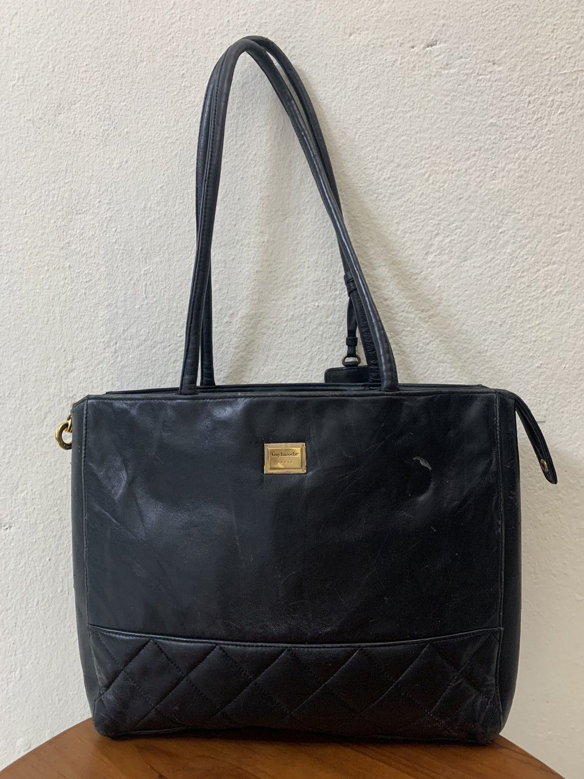 Guy Laroche Guy Laroche Handbag Size ONE SIZE - 1 Thumbnail