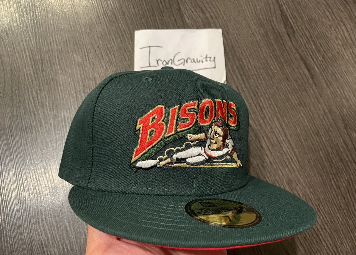 MLB × New Era × Topperz 7 5/8 Topperz Exclusive Bisons Green Prime Fitted Hat Size ONE SIZE - 1 Thumbnail