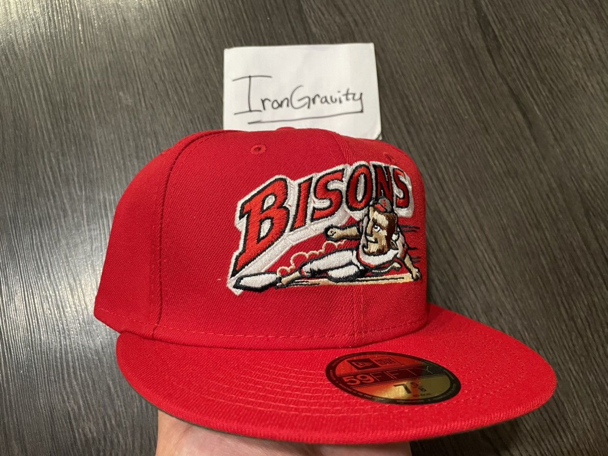 MLB × New Era × Topperz 7 1/2 Topperz Buffalo Bisons Red Throwback Fitted Hat Size ONE SIZE - 1 Thumbnail