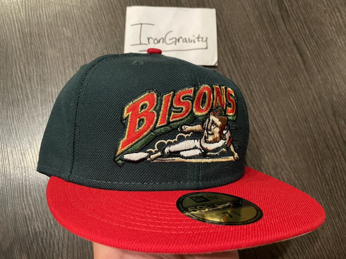MLB × New Era × Topperz 7 5/8 Topperz Buffalo Bisons Green & Red Fitted Size ONE SIZE - 1 Thumbnail