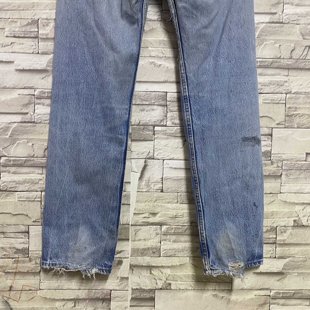 Levi's Vintage Levis 501 Thrashed Jeans Size US 29 - 14 Thumbnail