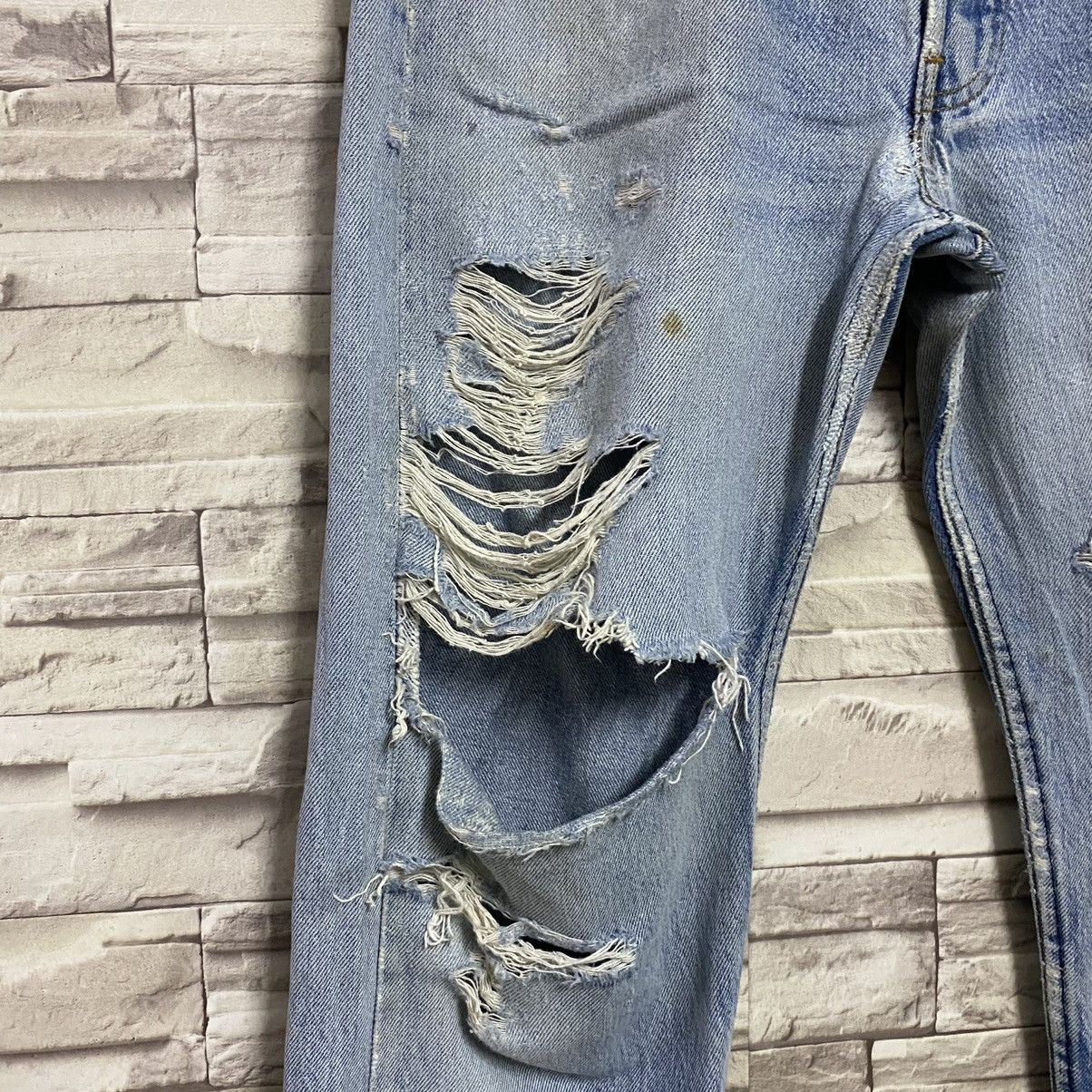 Levi's Vintage Levis 501 Thrashed Jeans Size US 29 - 6 Thumbnail