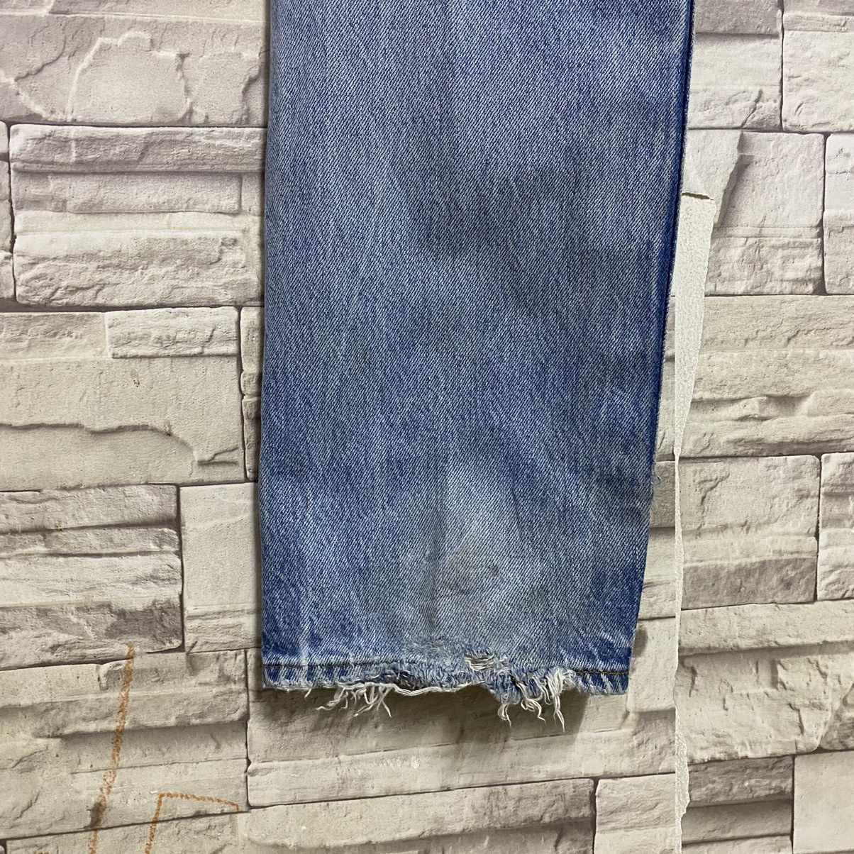 Levi's Vintage Levis 501 Thrashed Jeans Size US 29 - 17 Thumbnail