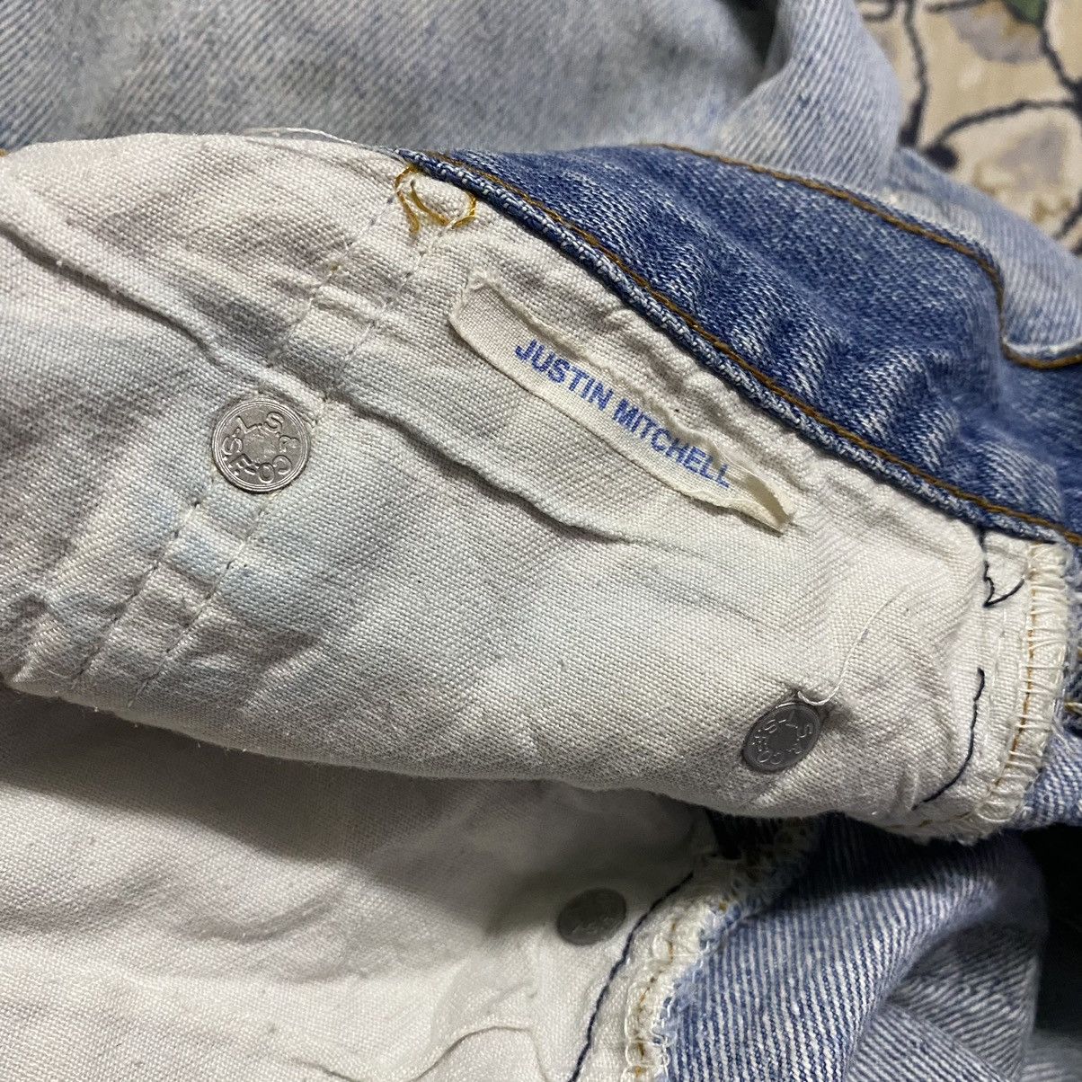 Levi's Vintage Levis 501 Thrashed Jeans Size US 29 - 21 Thumbnail