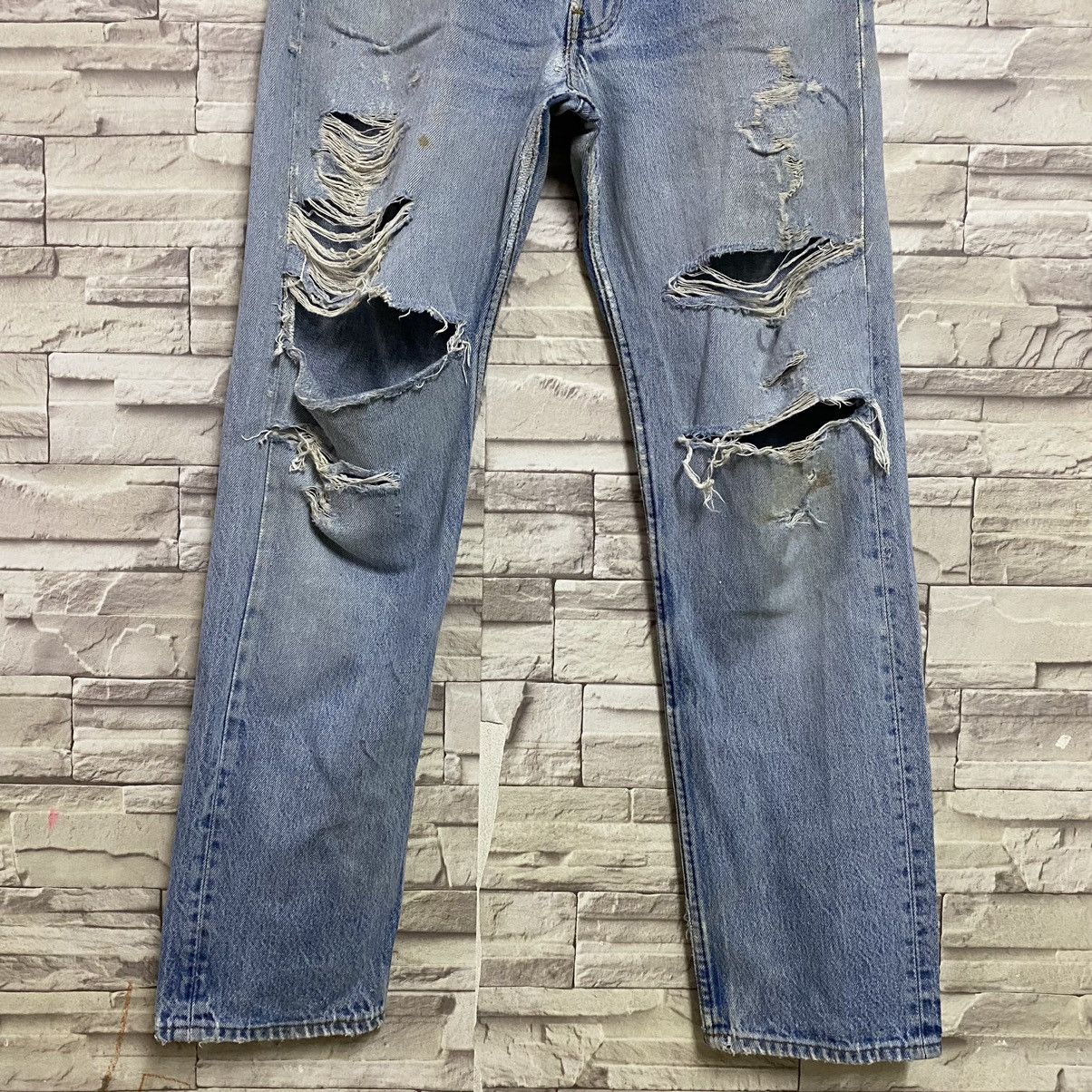 Levi's Vintage Levis 501 Thrashed Jeans Size US 29 - 5 Thumbnail