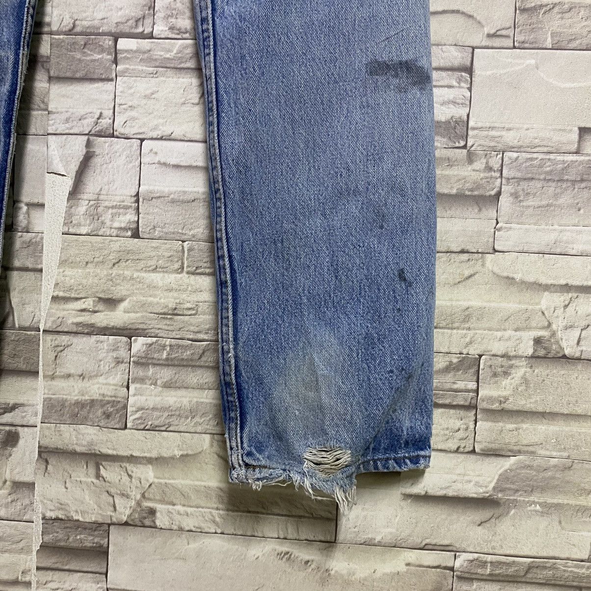 Levi's Vintage Levis 501 Thrashed Jeans Size US 29 - 18 Thumbnail
