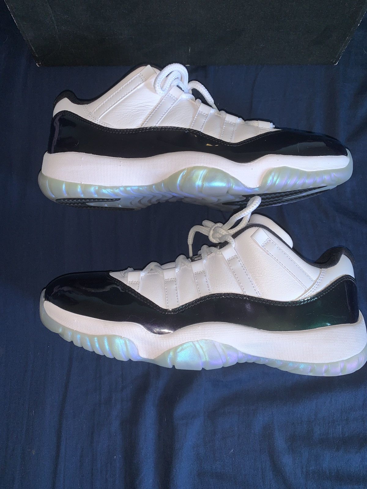 Air Jordan 11 Retro Low 'Emerald