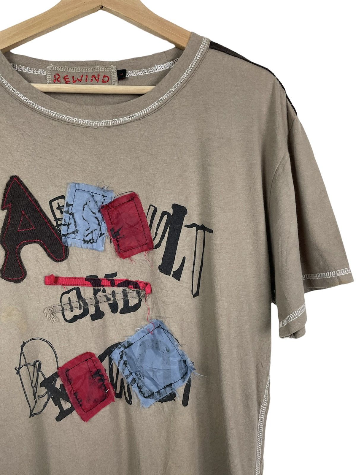 Designer REWIND Distressed Graphic Tee – Rare 2000s Street Find Size US L / EU 52-54 / 3 - 8 Thumbnail