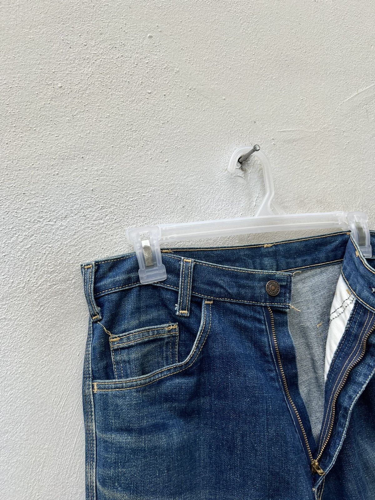Levi's Vintage 80s Levi’s White Tab Fade Denim Trashed Jeans Size US 31 - 9 Thumbnail