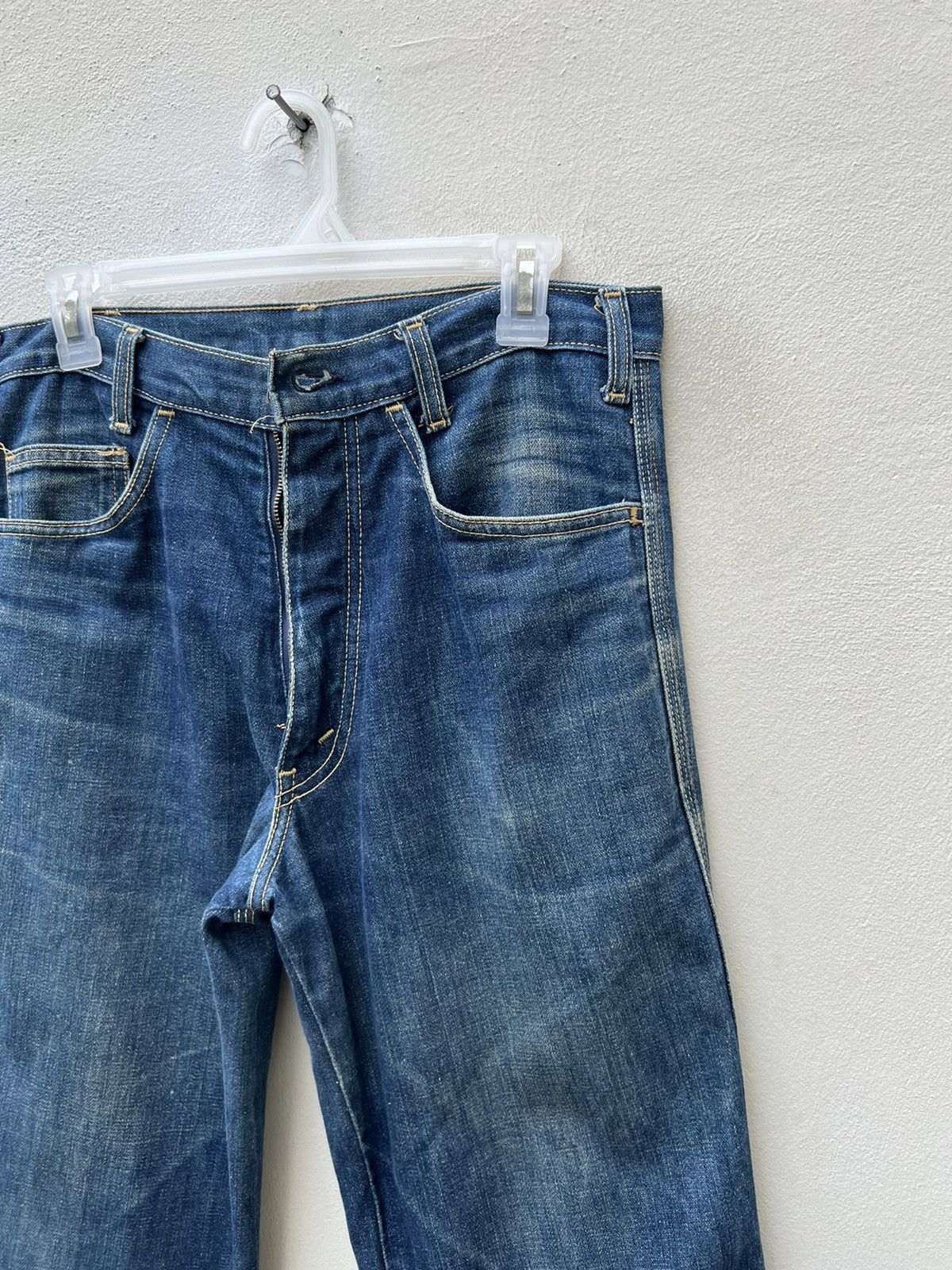 Levi's Vintage 80s Levi’s White Tab Fade Denim Trashed Jeans Size US 31 - 12 Thumbnail