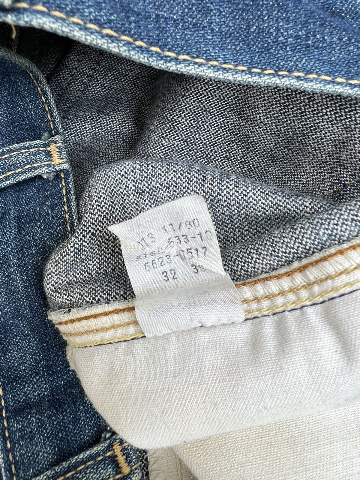 Levi's Vintage 80s Levi’s White Tab Fade Denim Trashed Jeans Size US 31 - 24 Thumbnail