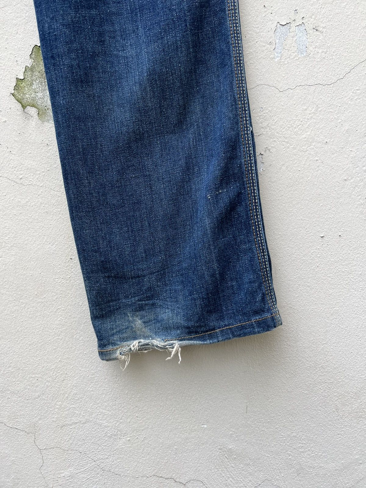 Levi's Vintage 80s Levi’s White Tab Fade Denim Trashed Jeans Size US 31 - 22 Thumbnail